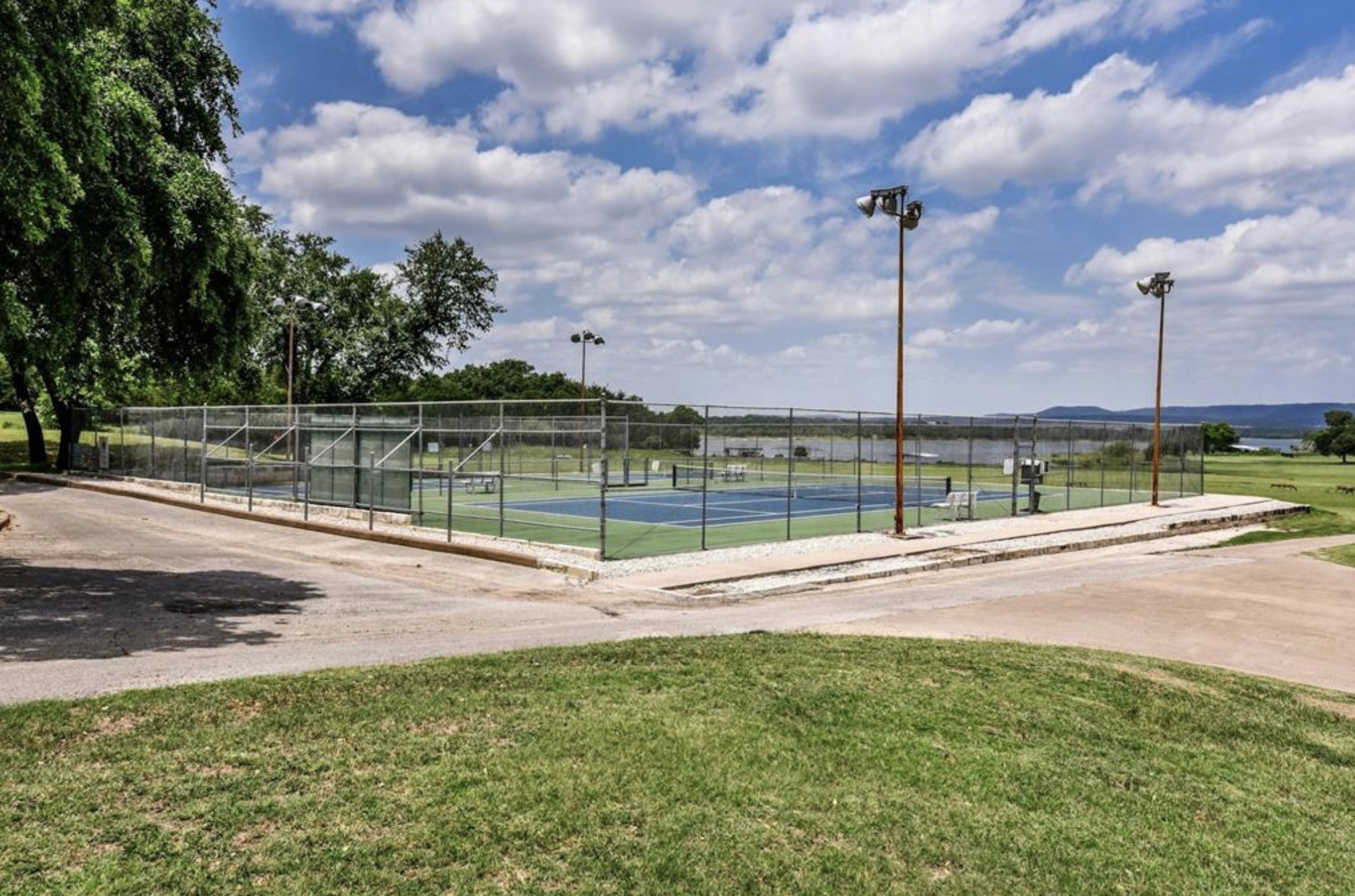 main property photo 18