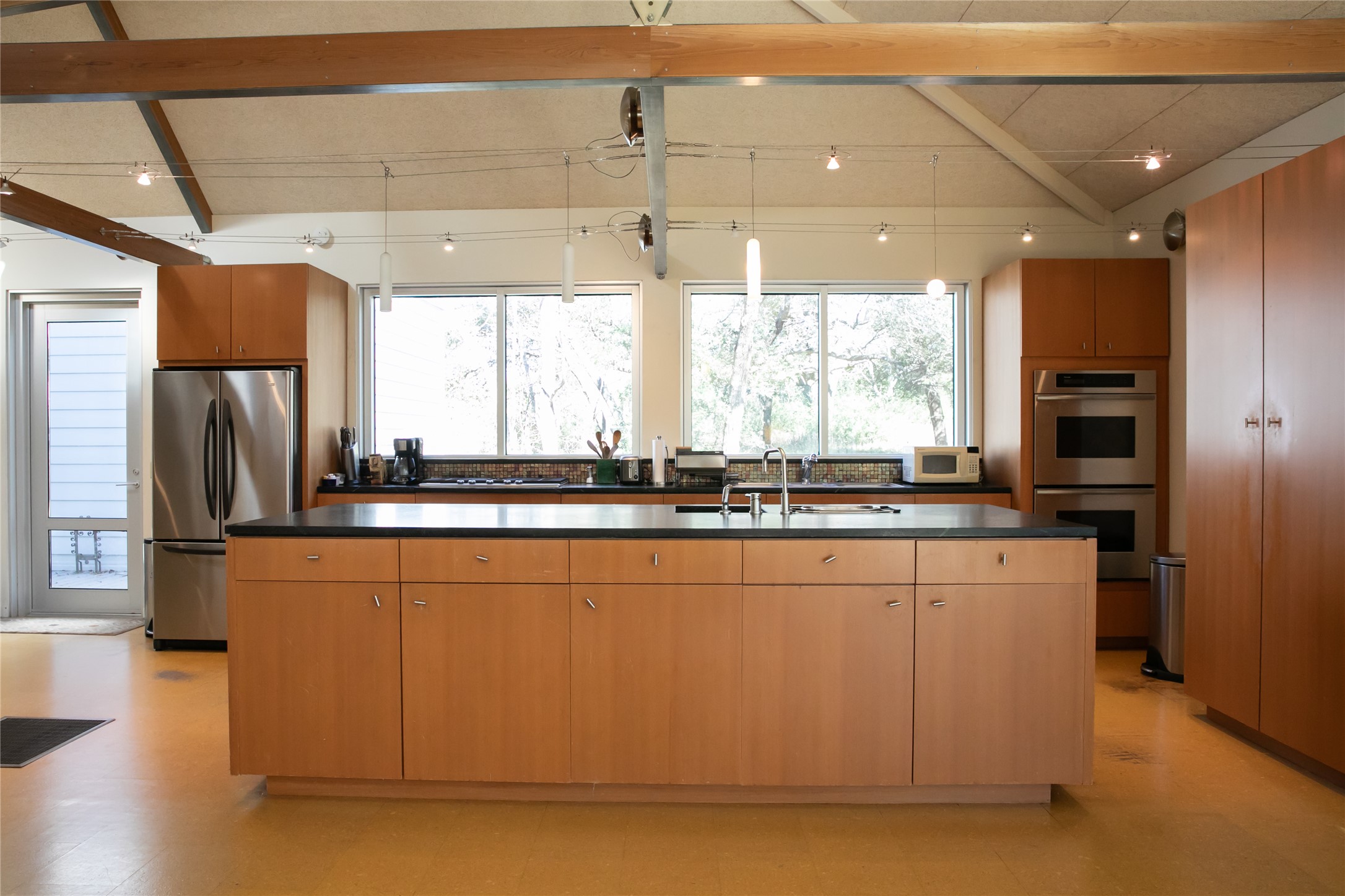 main property photo 11