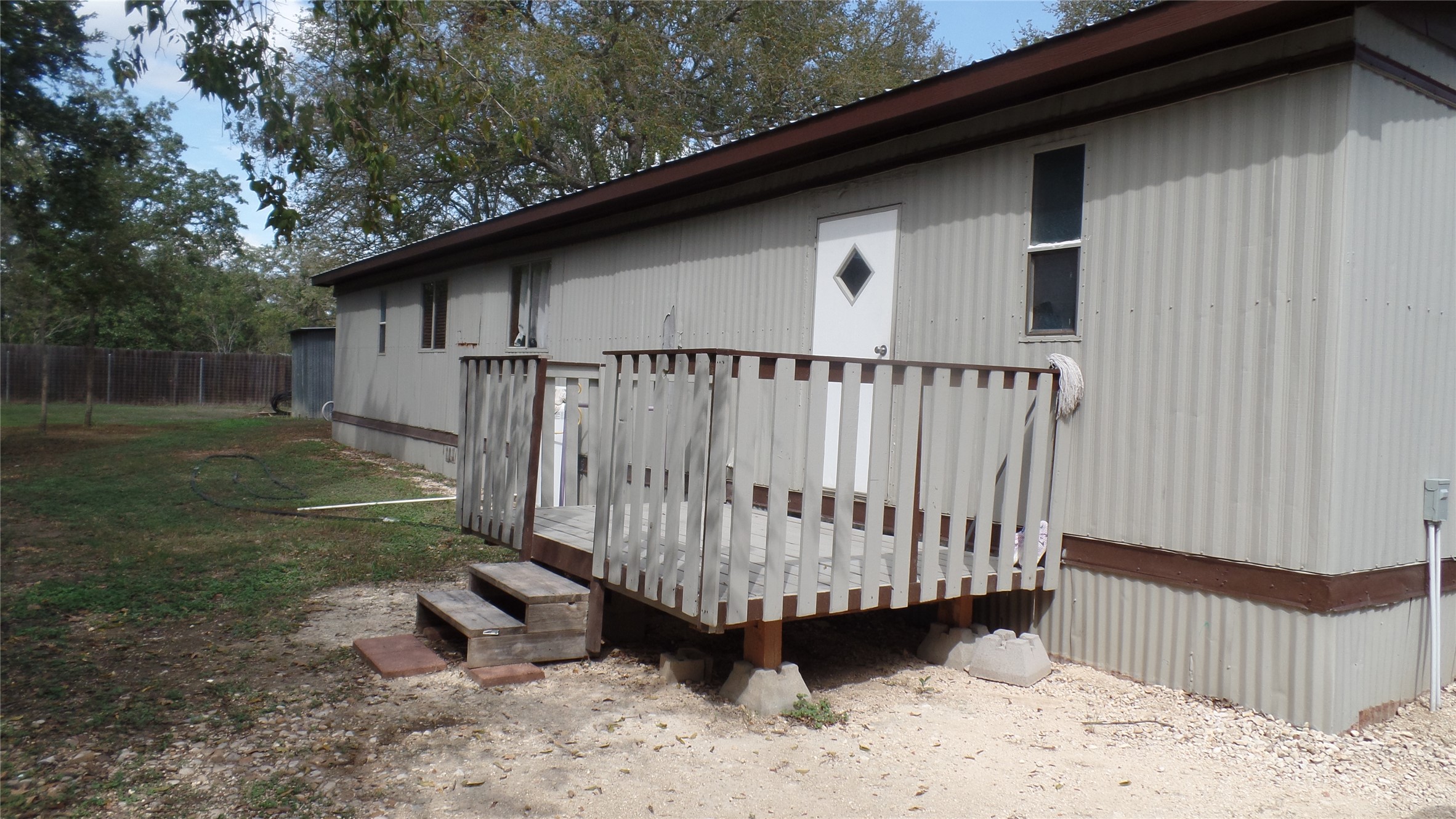 main property photo 17