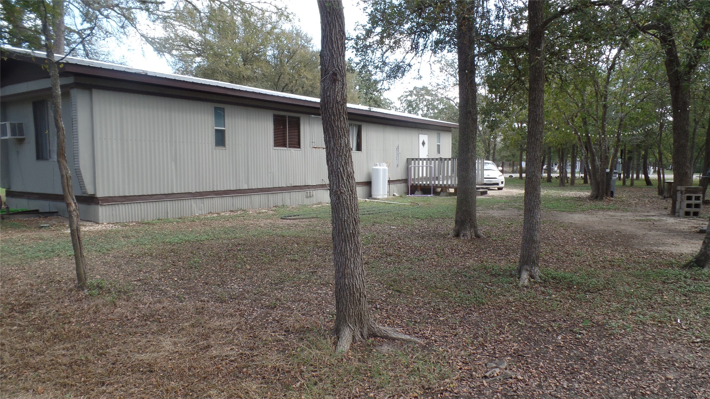 main property photo 25