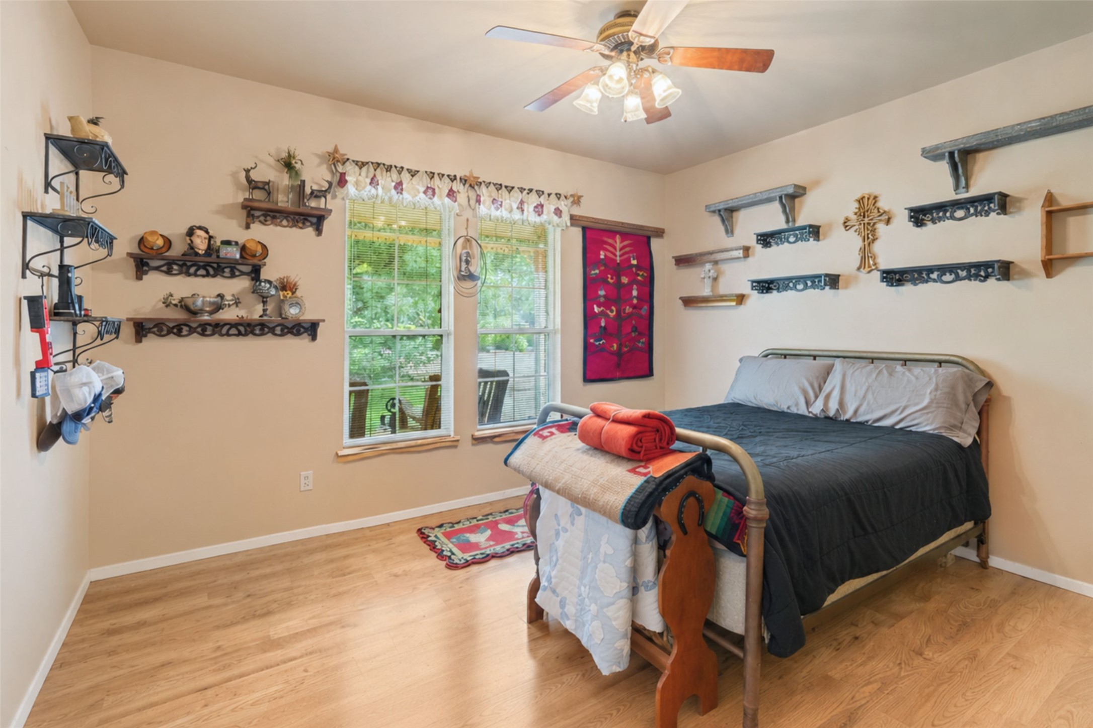 main property photo 15