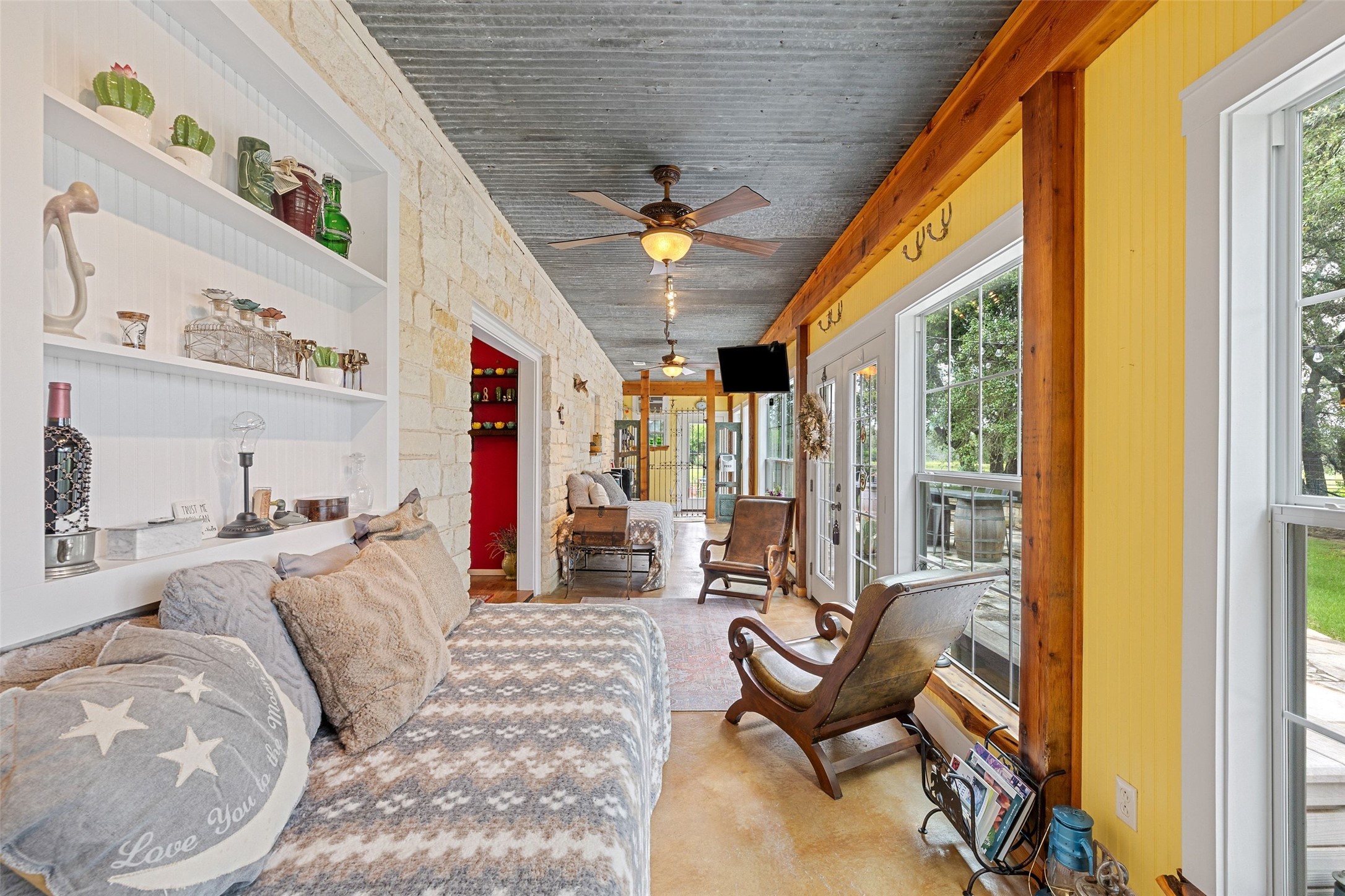 main property photo 19
