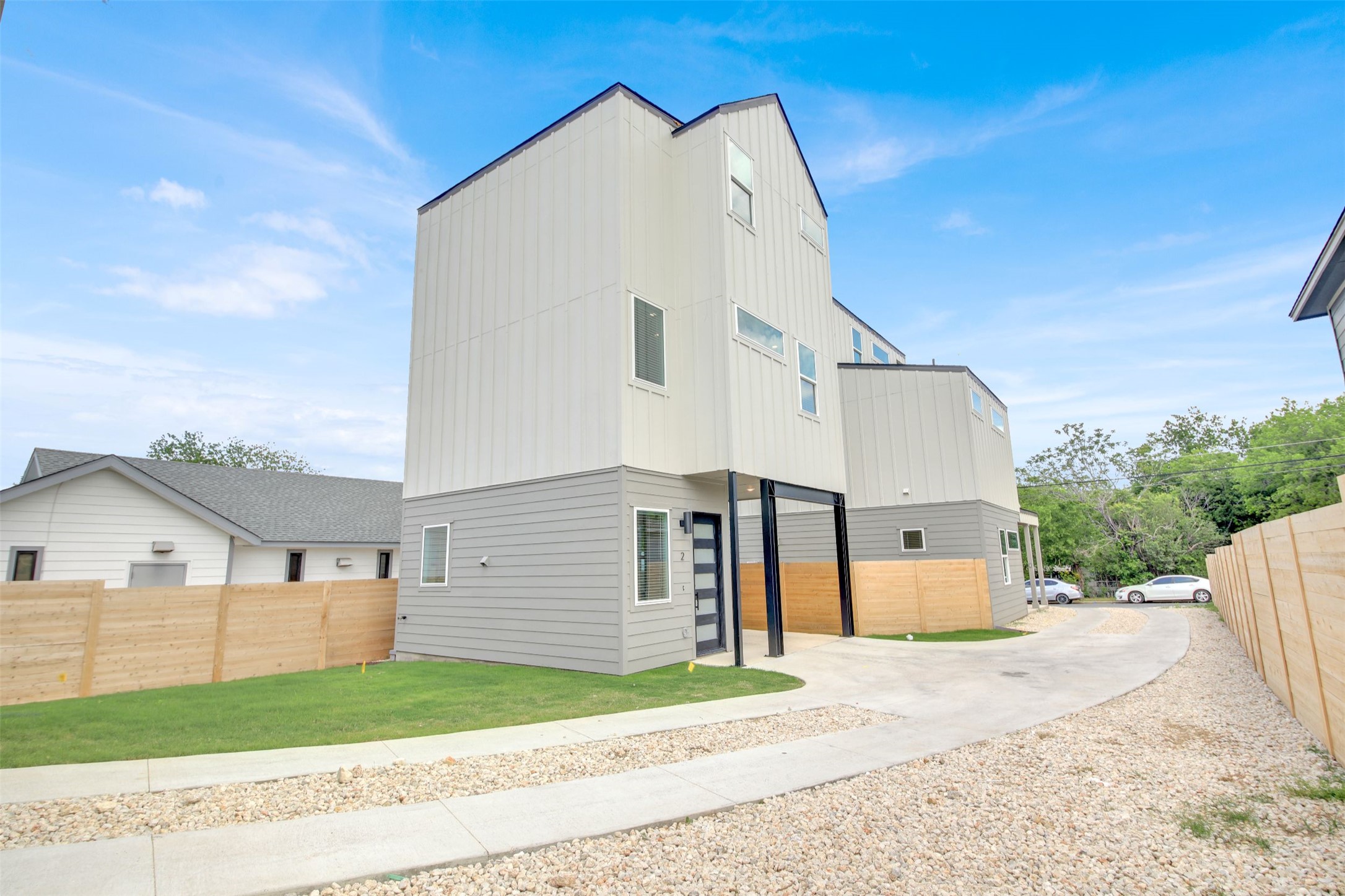 main property photo 16