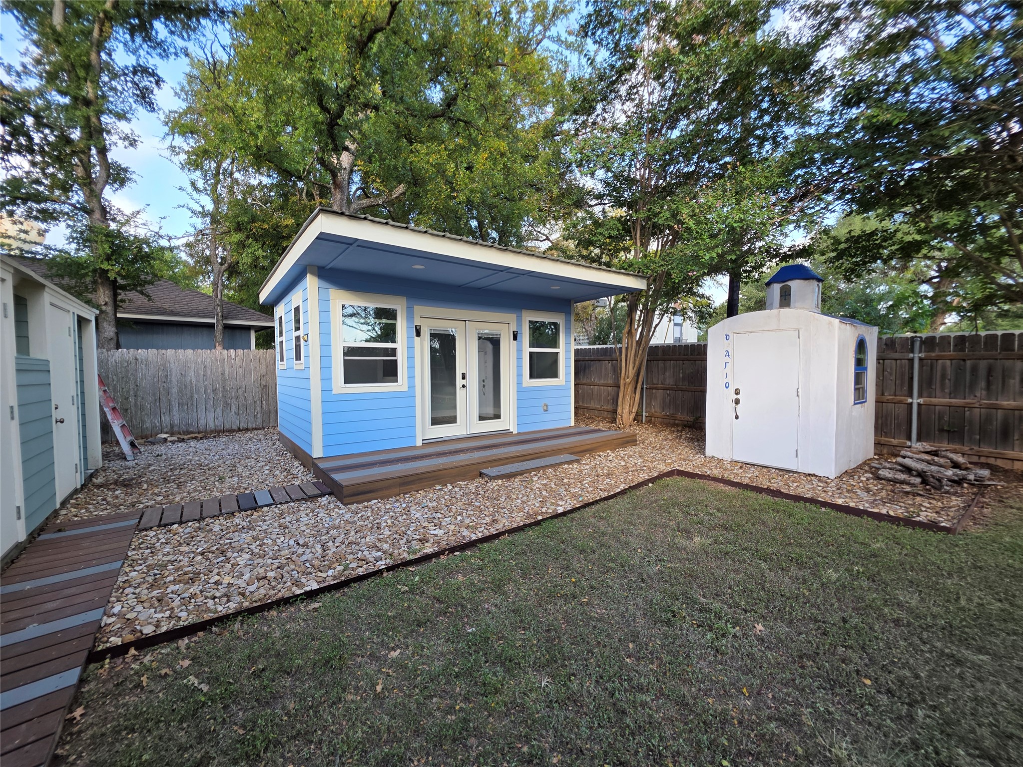 main property photo 25