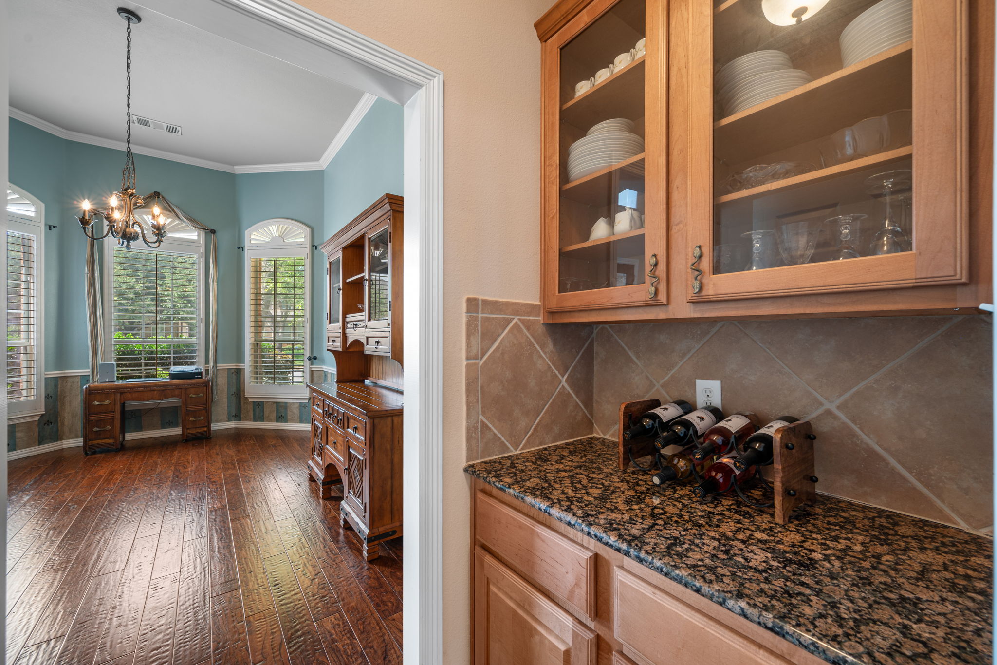 main property photo 10
