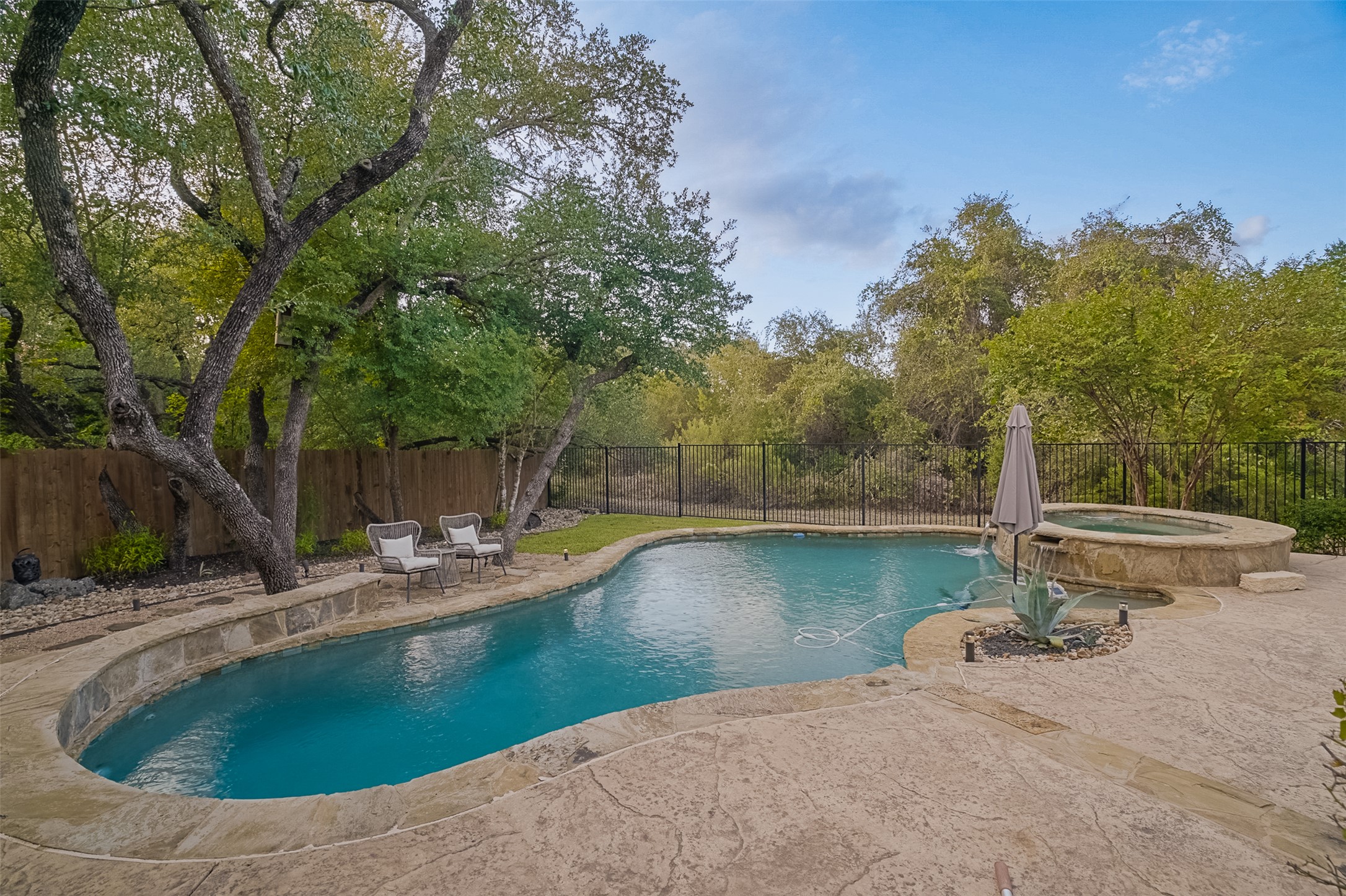 main property photo 26