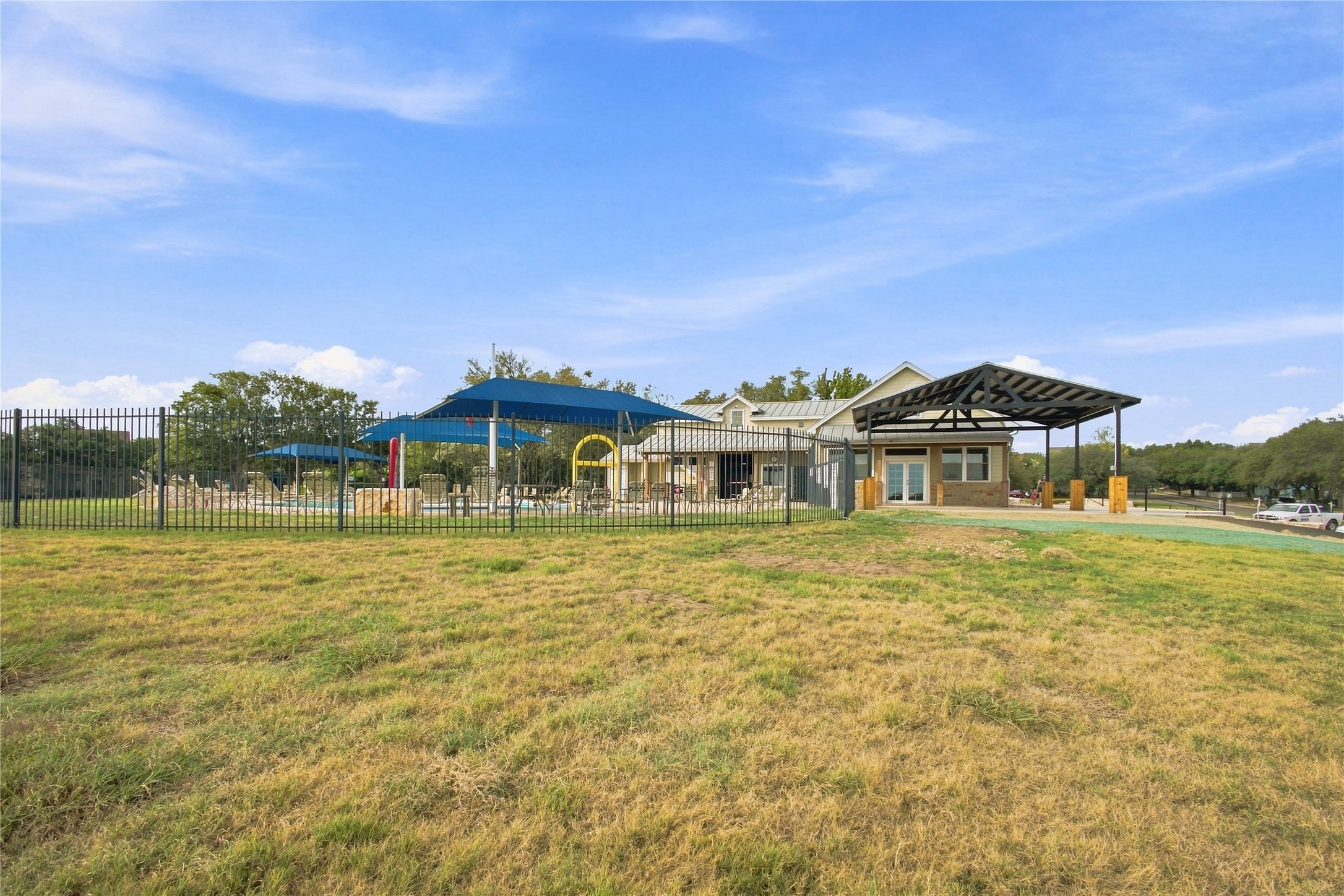 main property photo 29