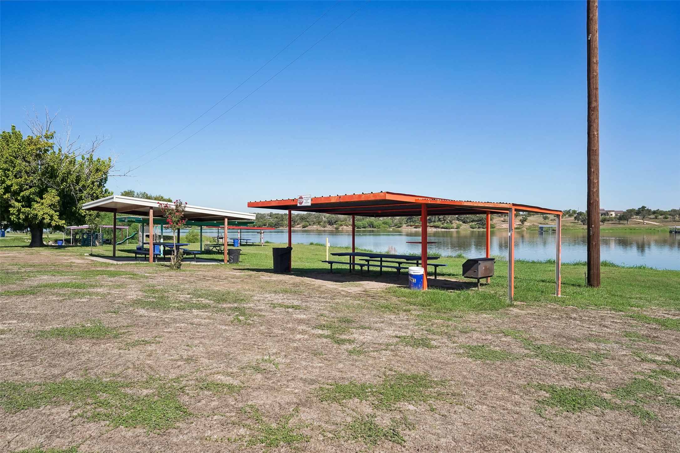 main property photo 34