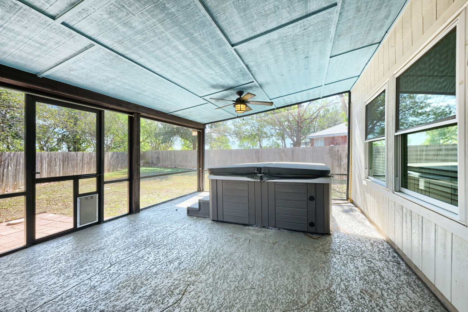 main property photo 14