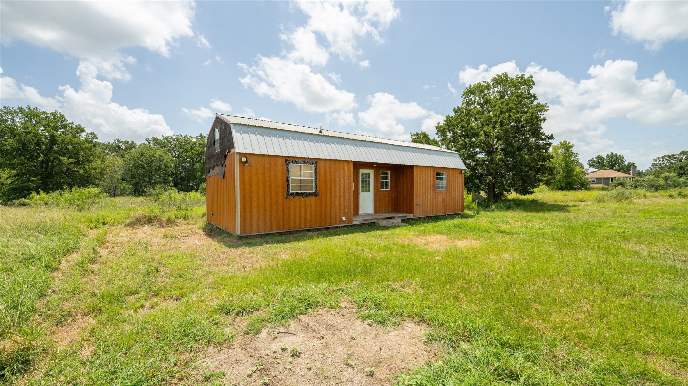 main property photo 12