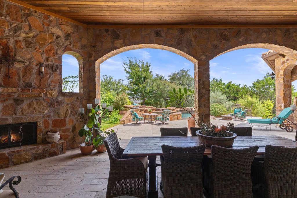 main property photo 15