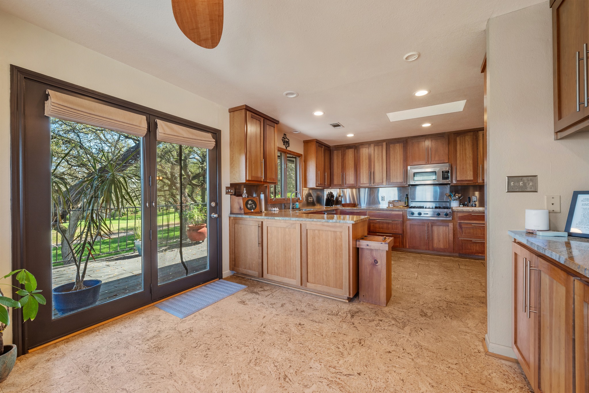 main property photo 18