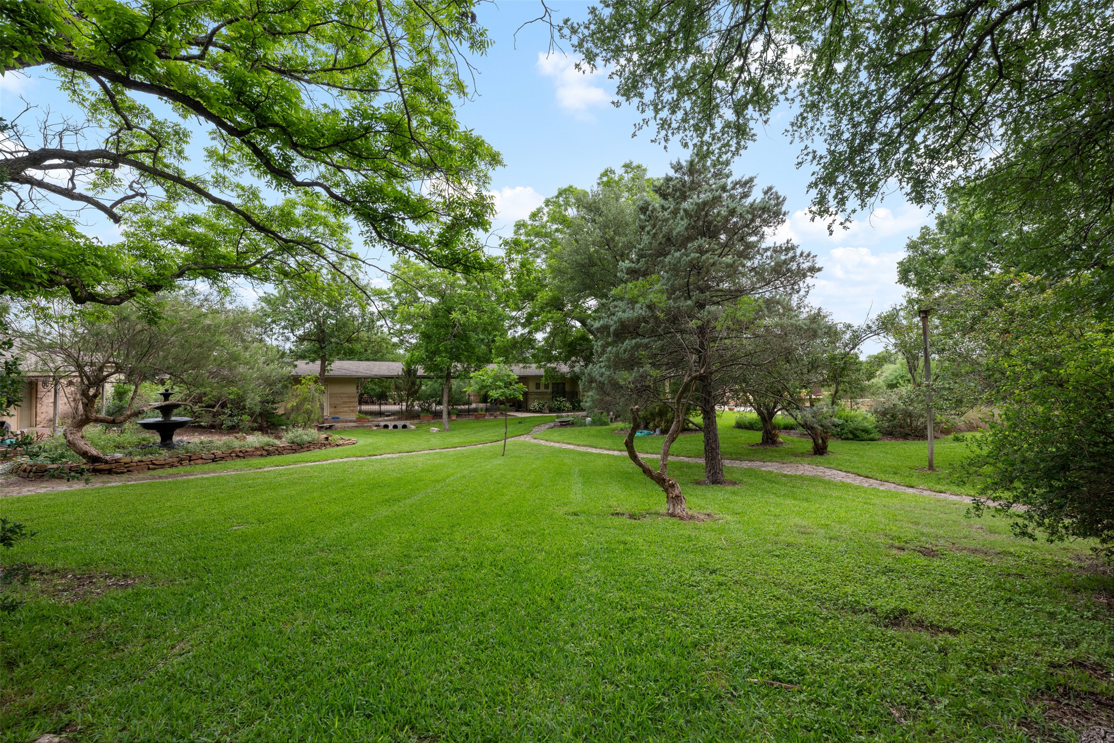 main property photo 36