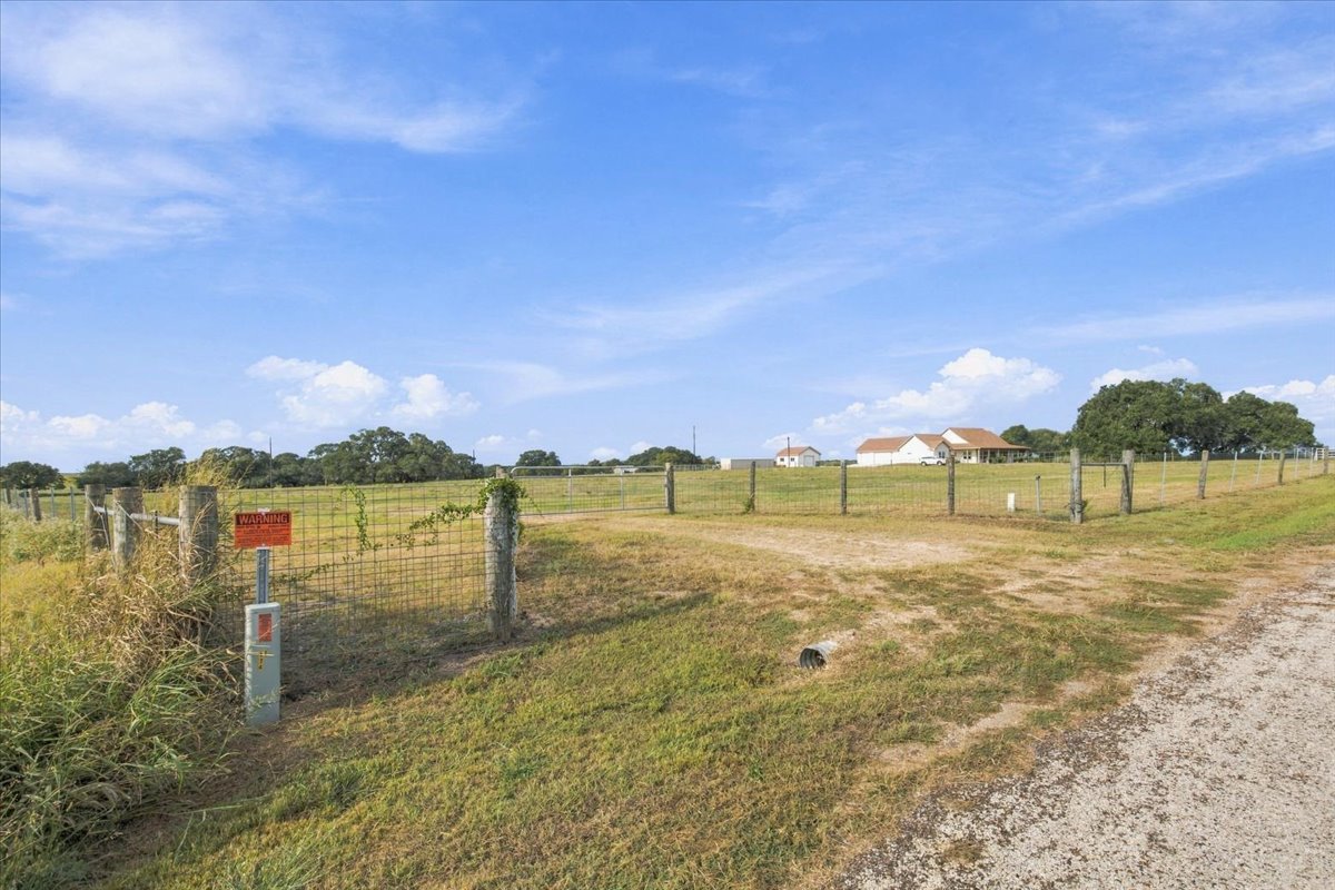 main property photo 13