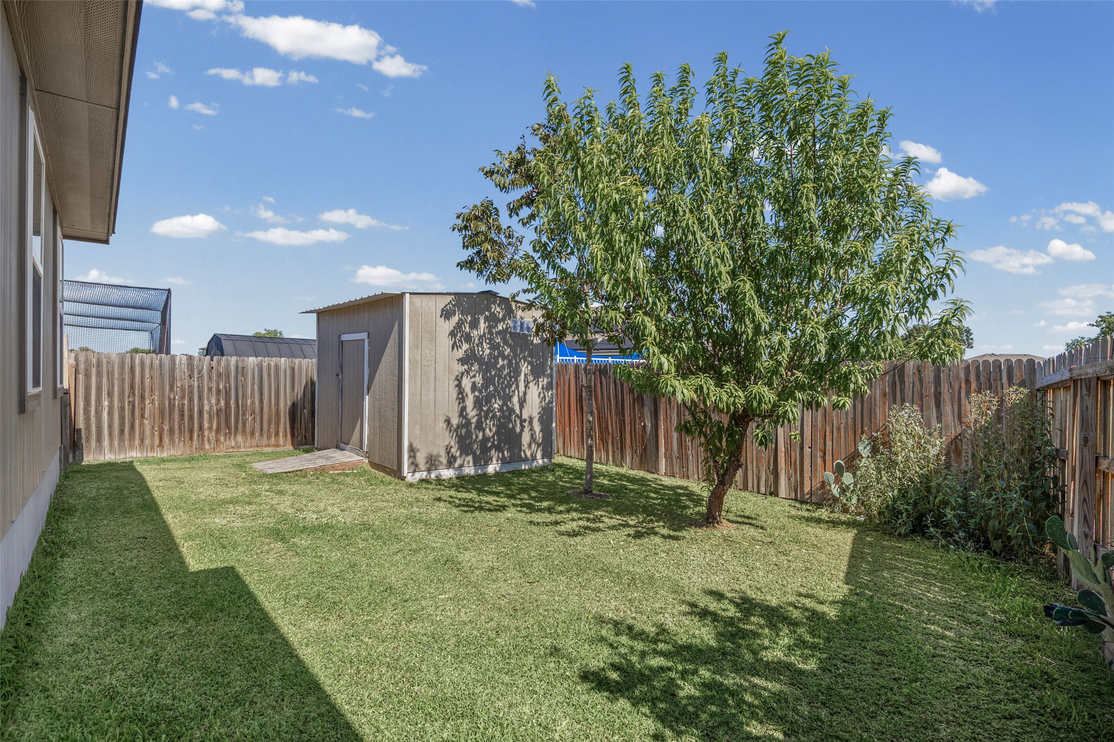 main property photo 20