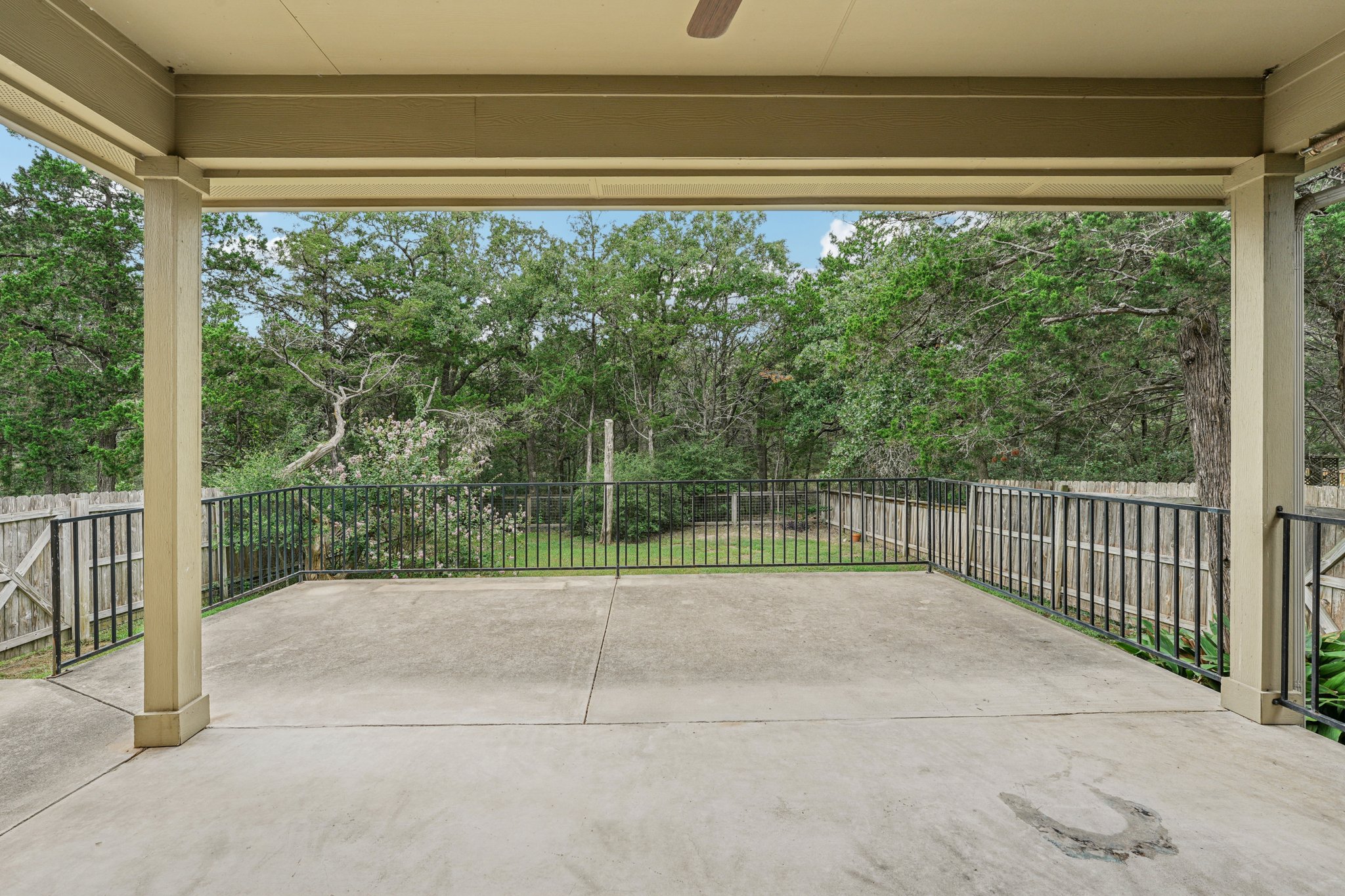 main property photo 25