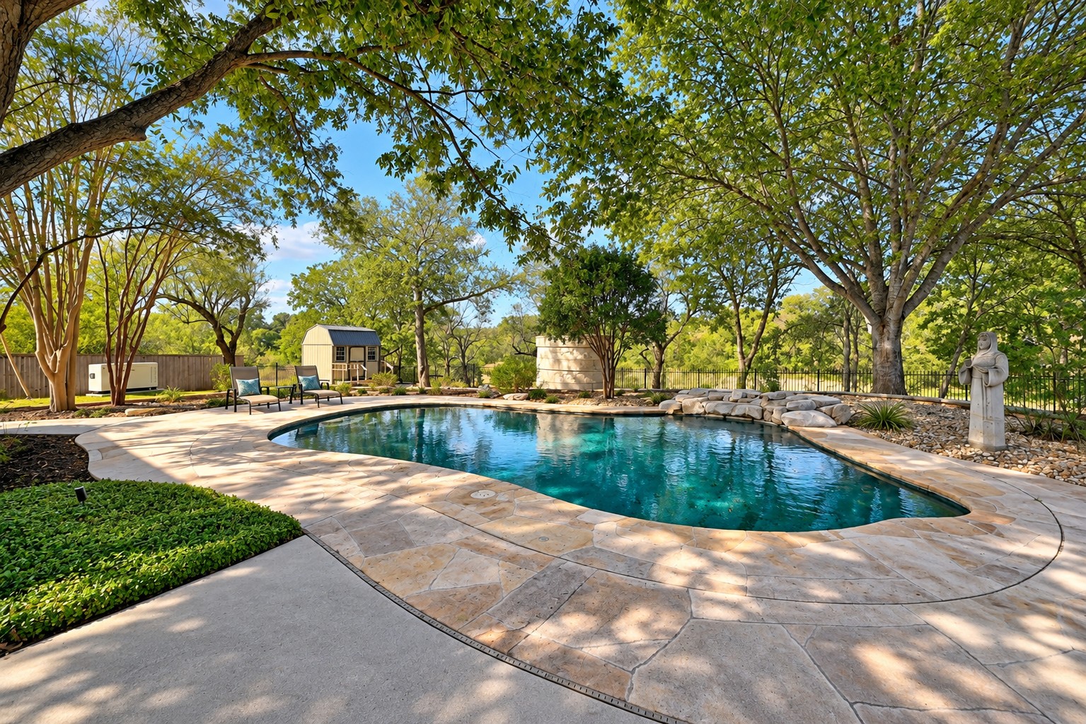 main property photo 28