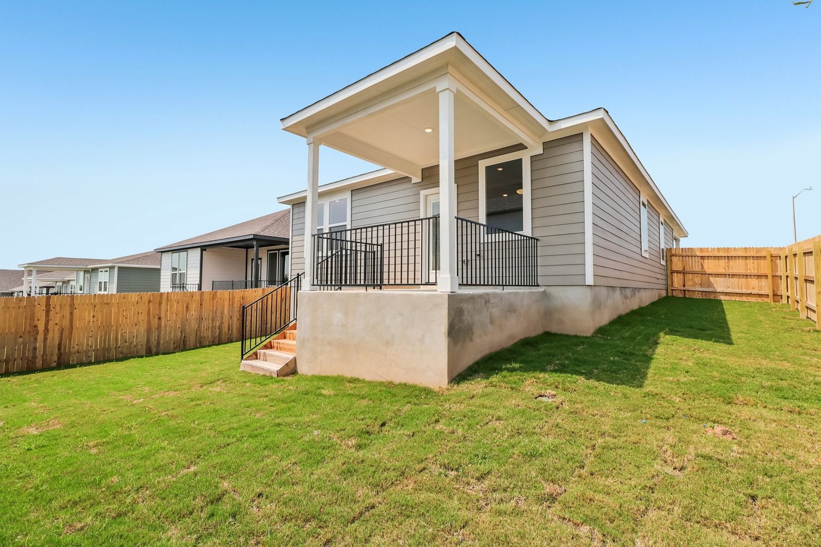 main property photo 32
