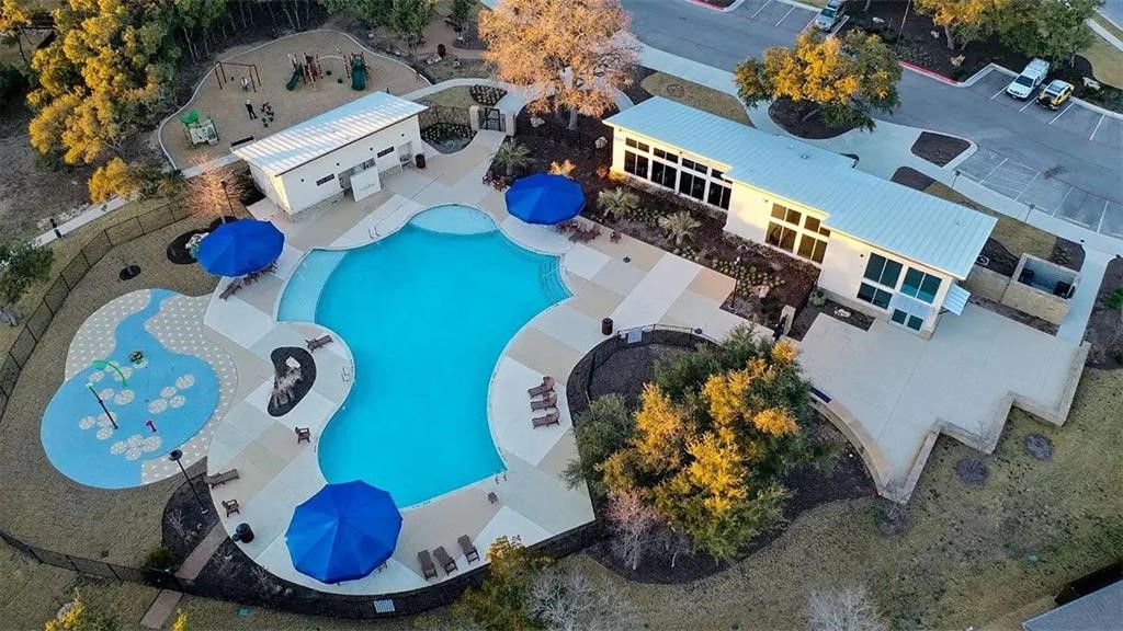 main property photo 37
