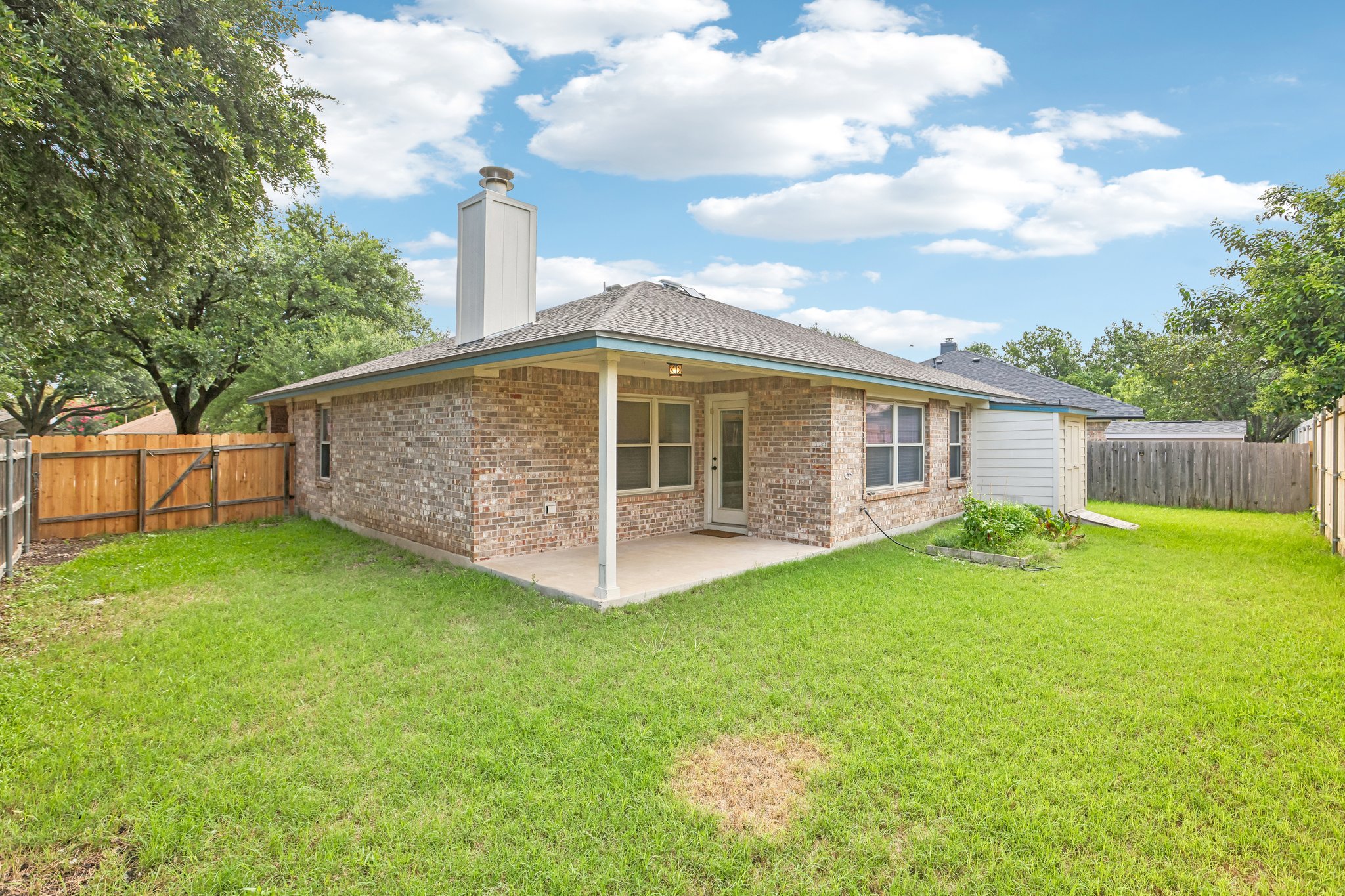 main property photo 27