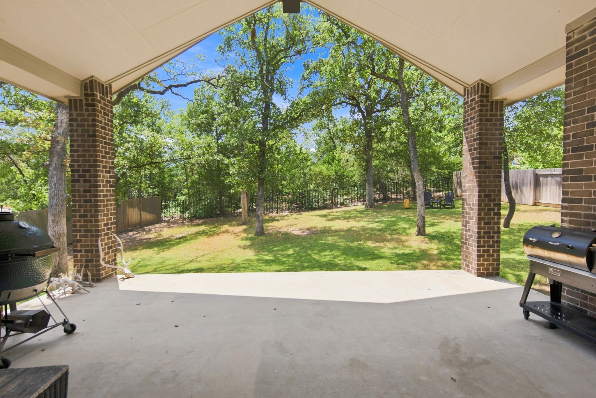 main property photo 27