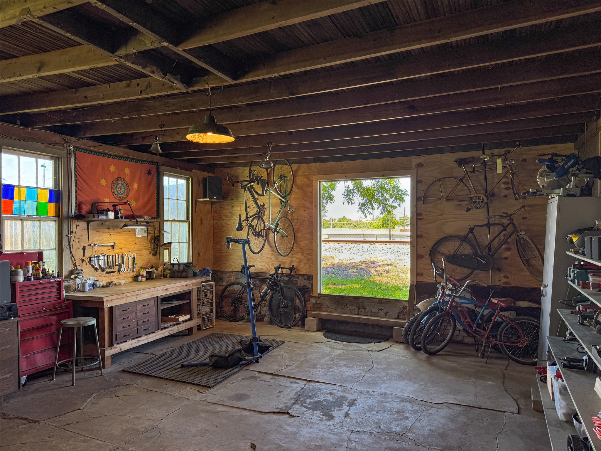 main property photo 33
