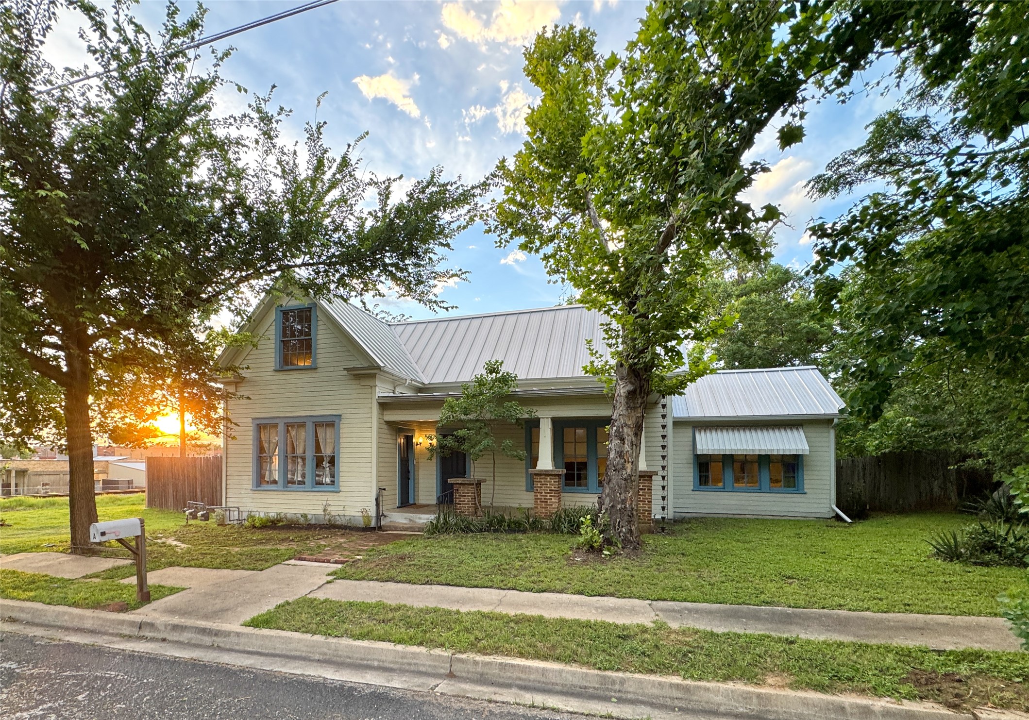 main property photo 39