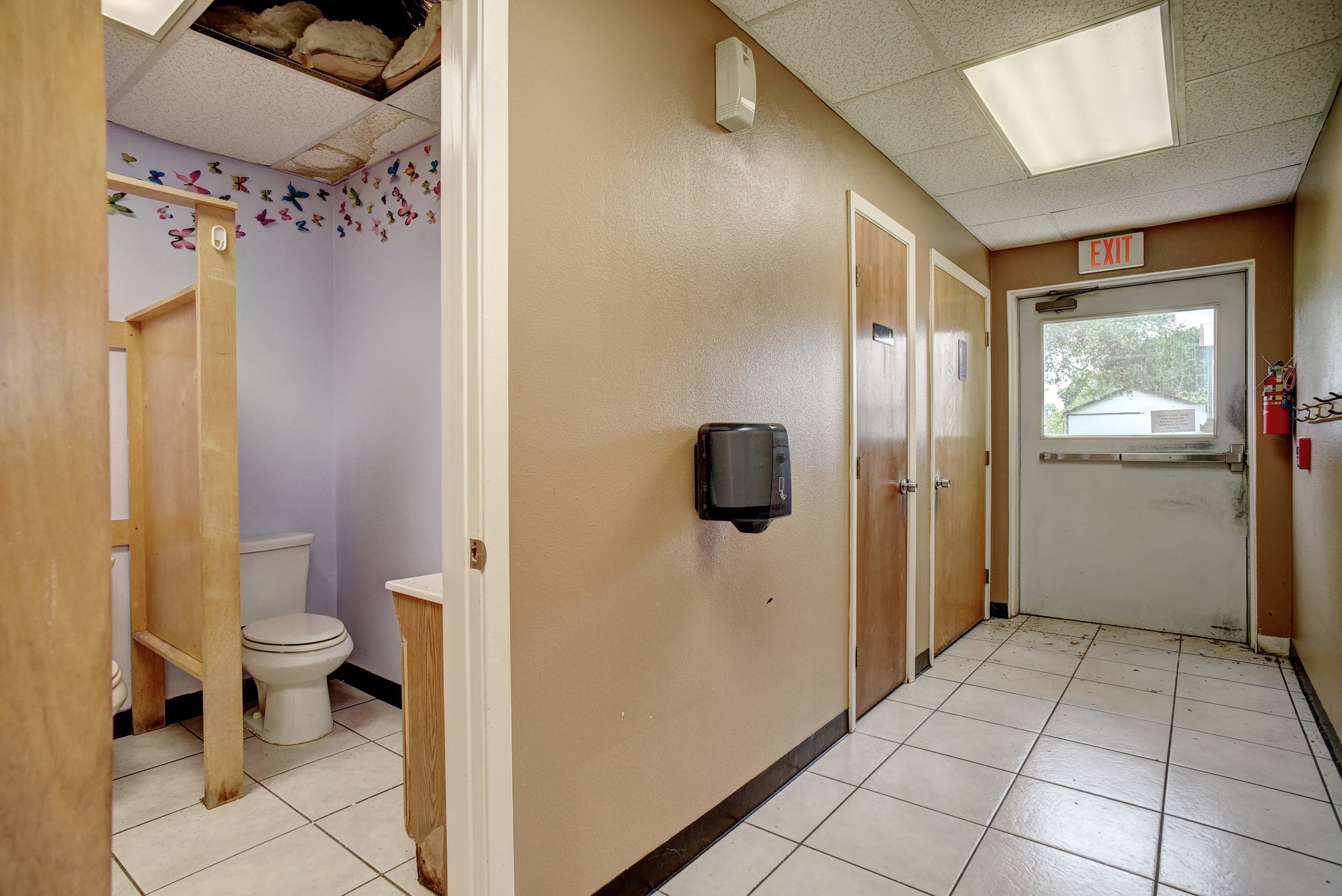 main property photo 30