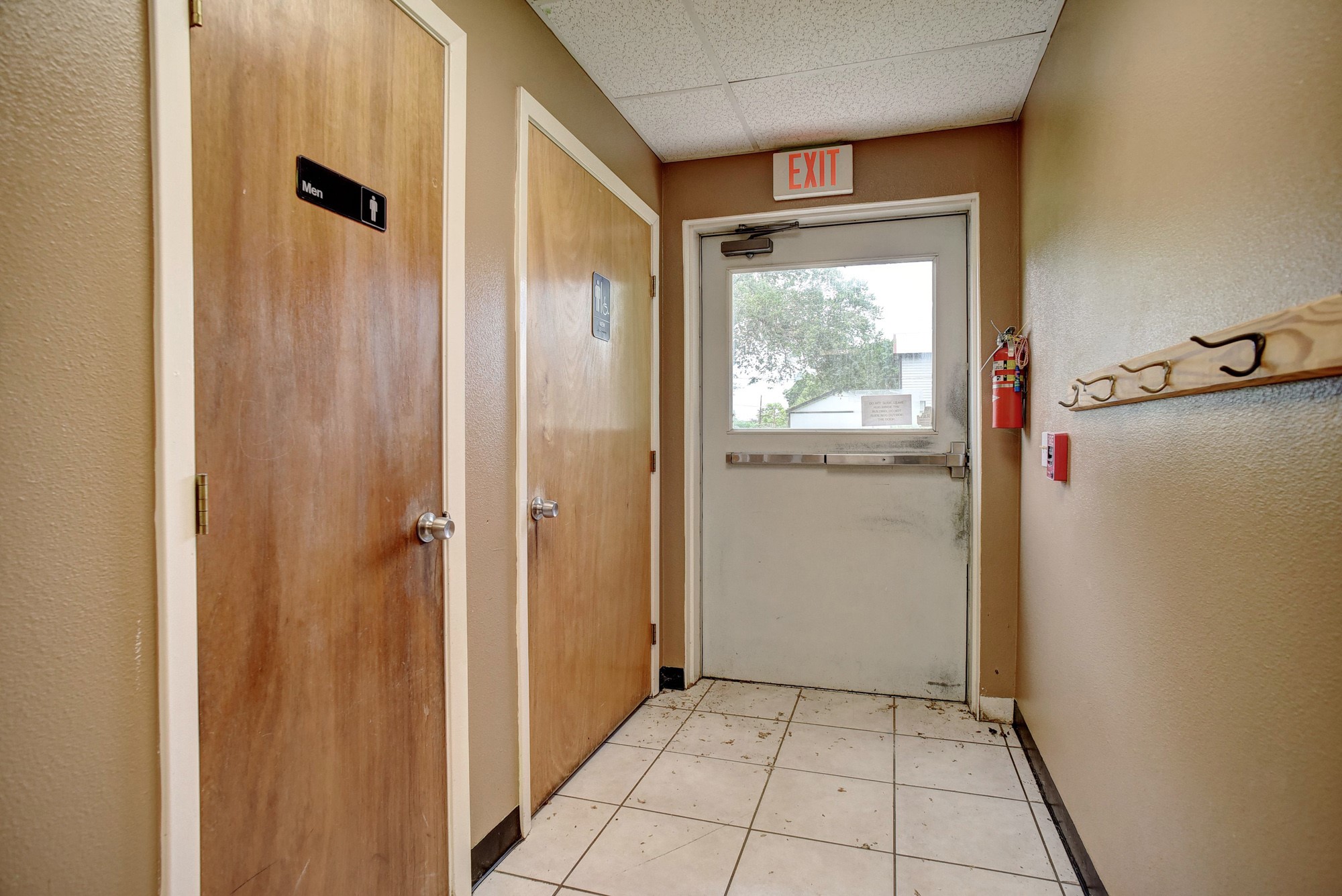 main property photo 33