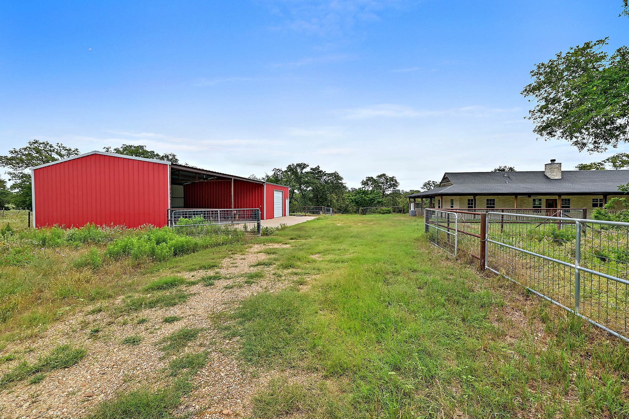 main property photo 28