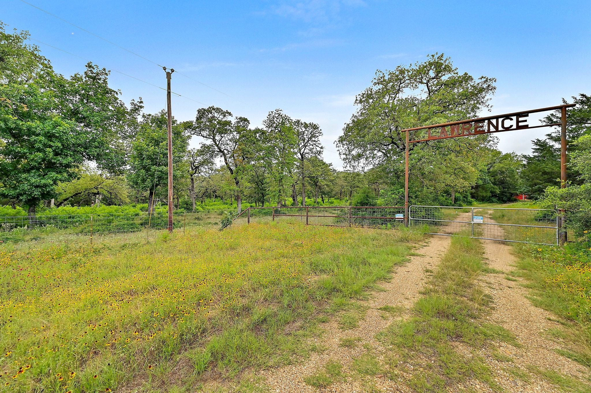 main property photo 32