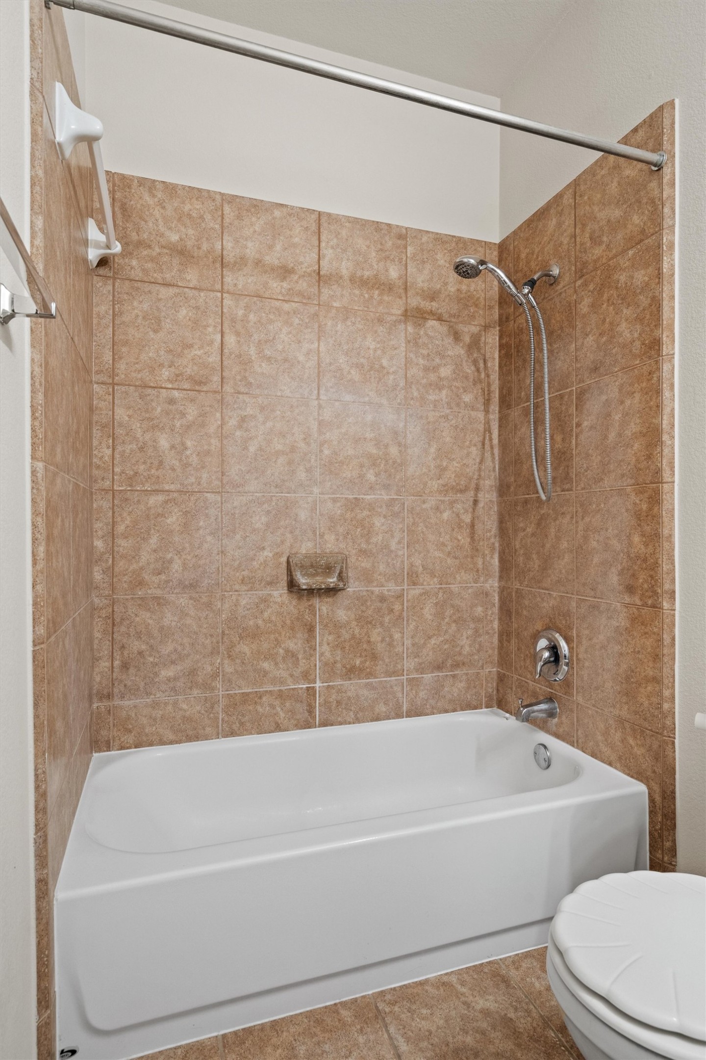 main property photo 19
