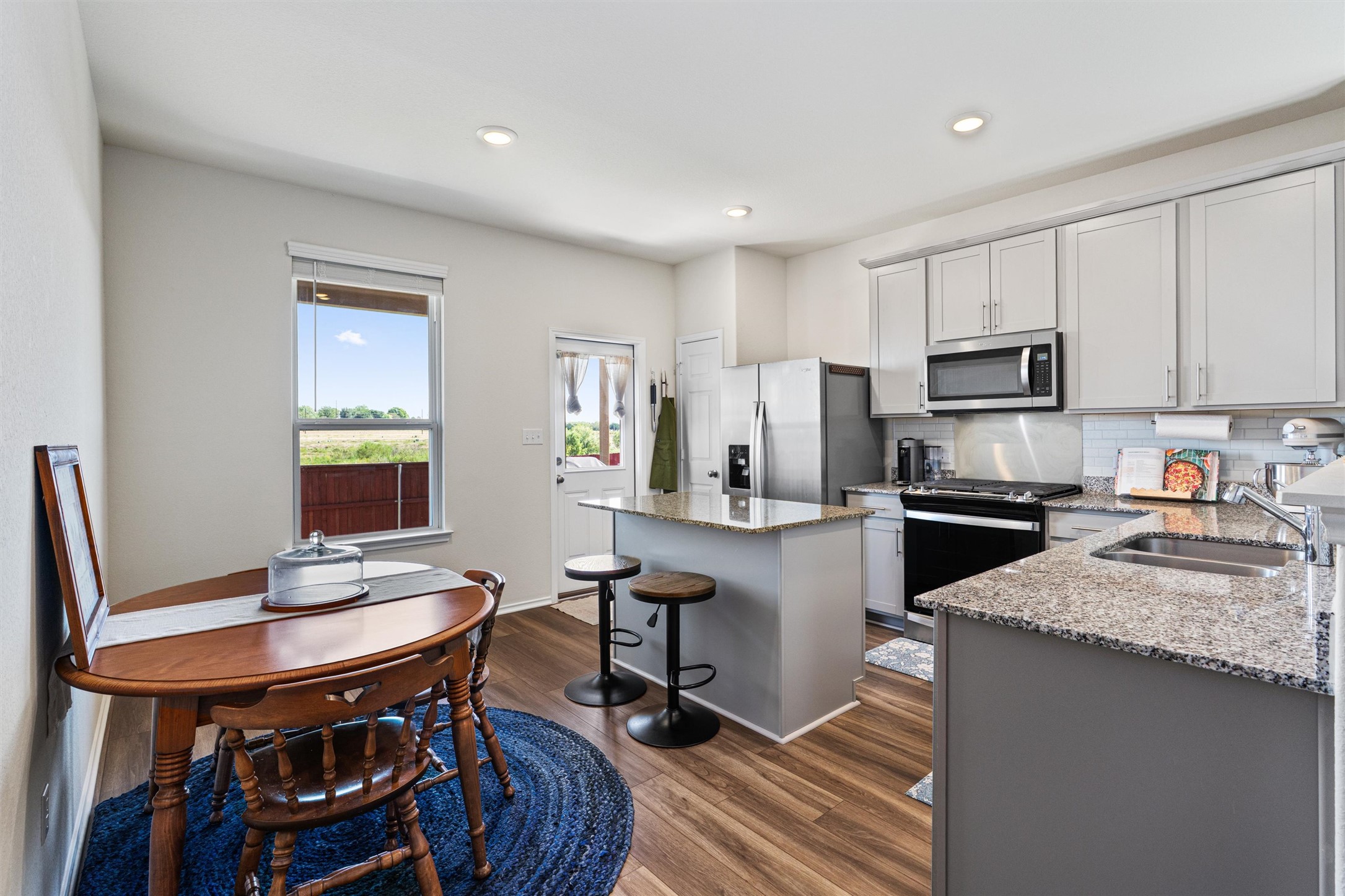main property photo 5