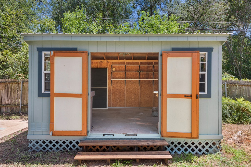 main property photo 30