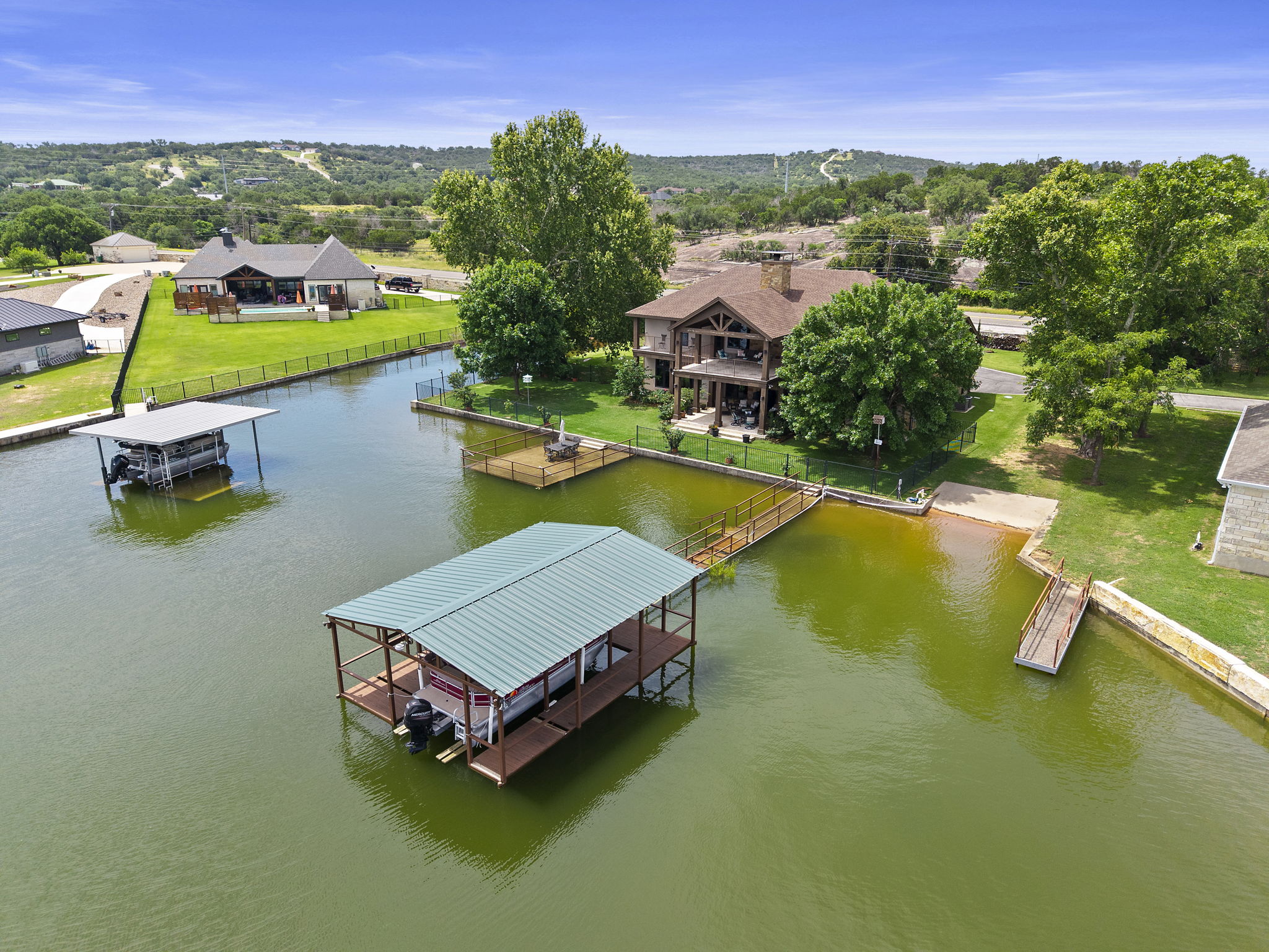 main property photo 34