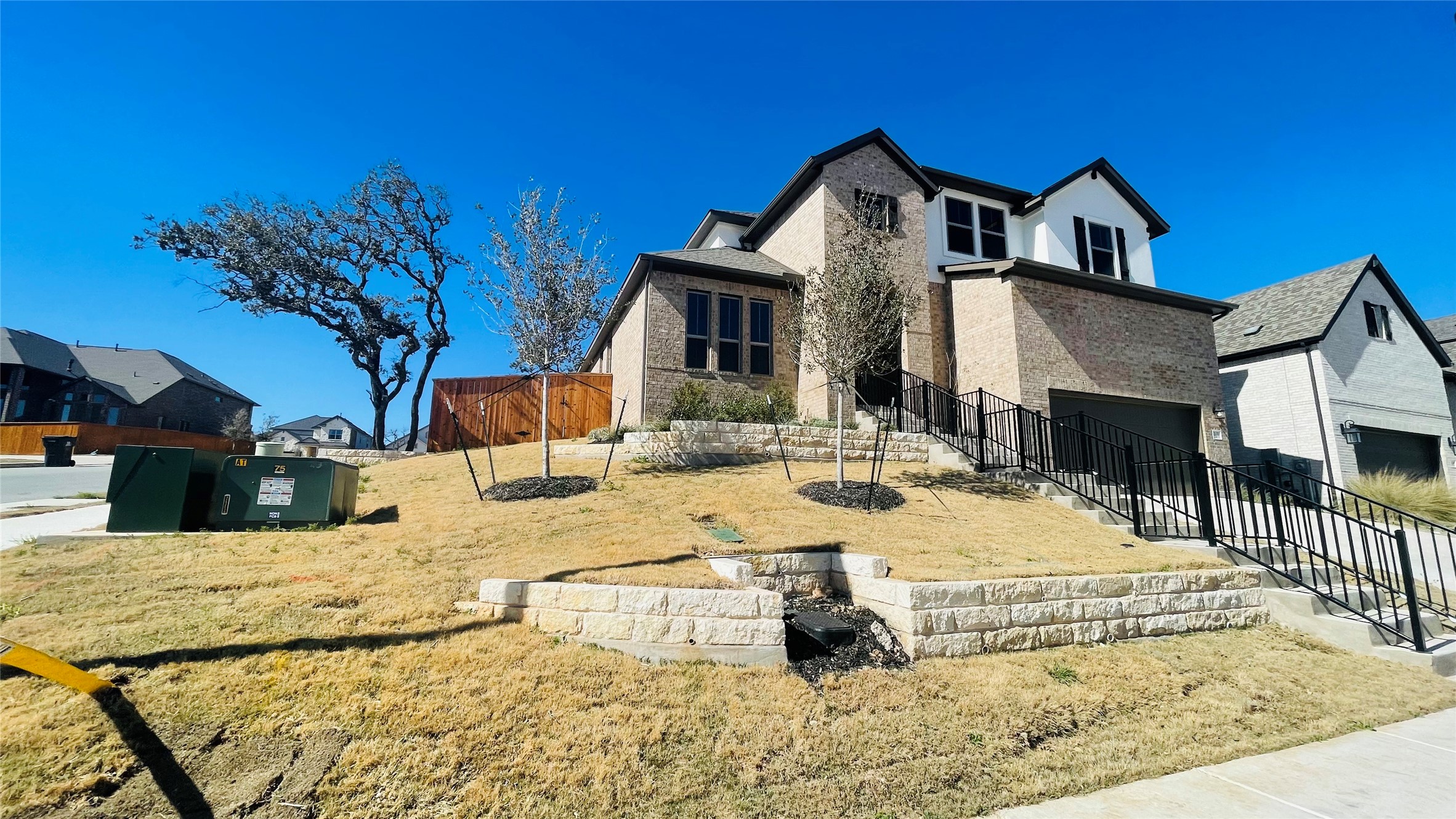 main property photo 20