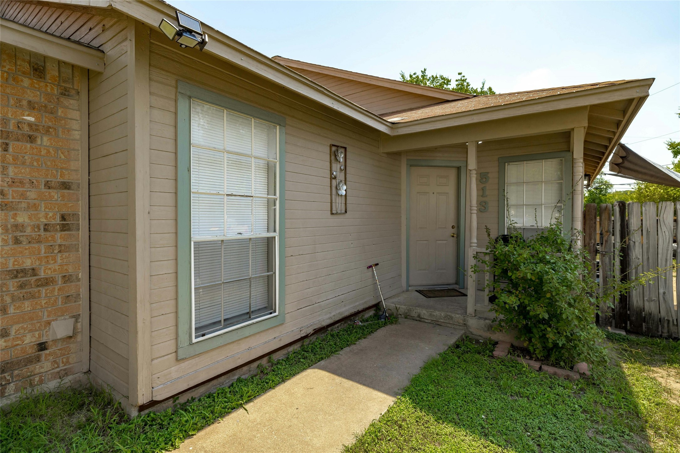 main property photo 28