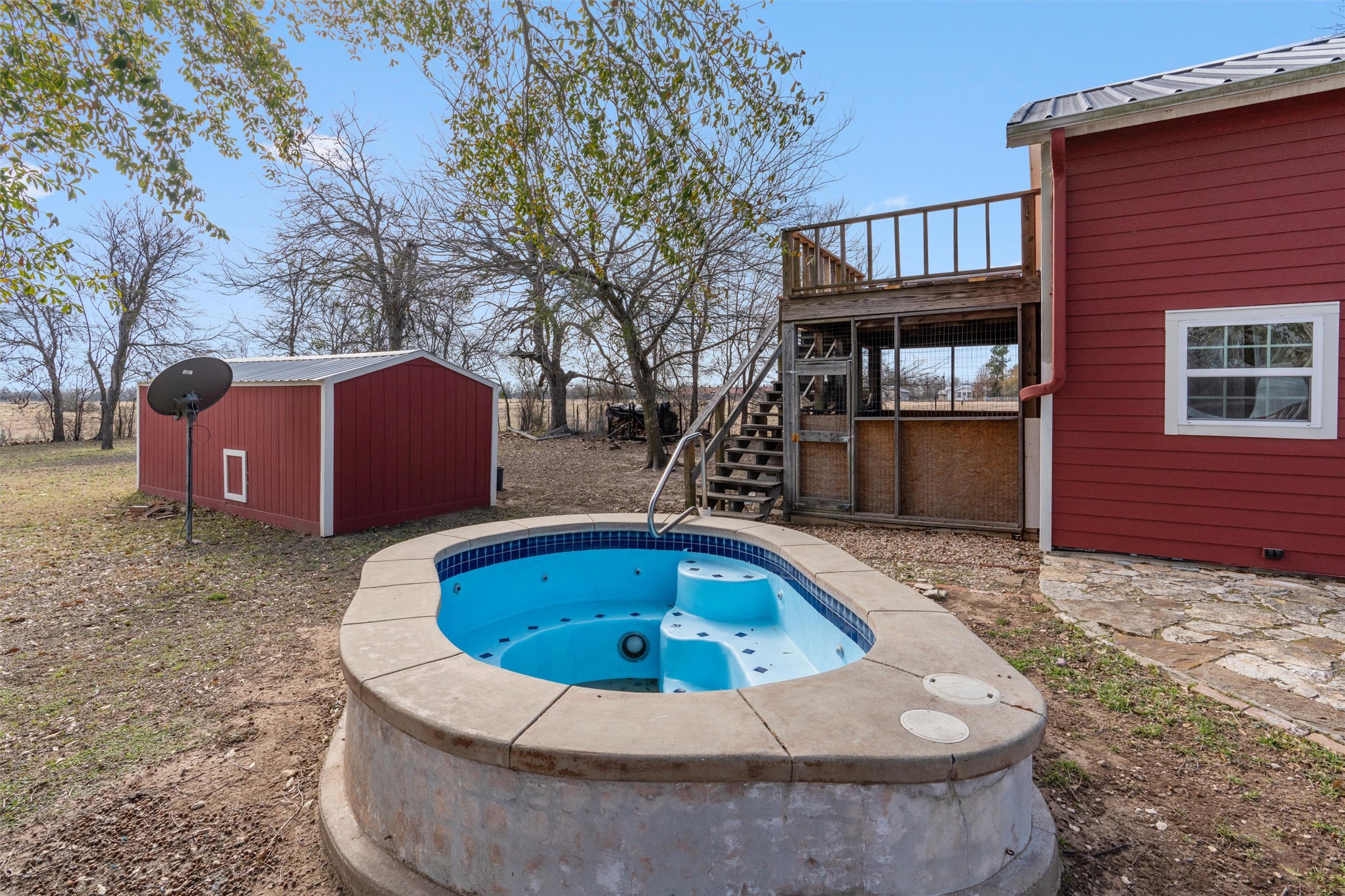 main property photo 31