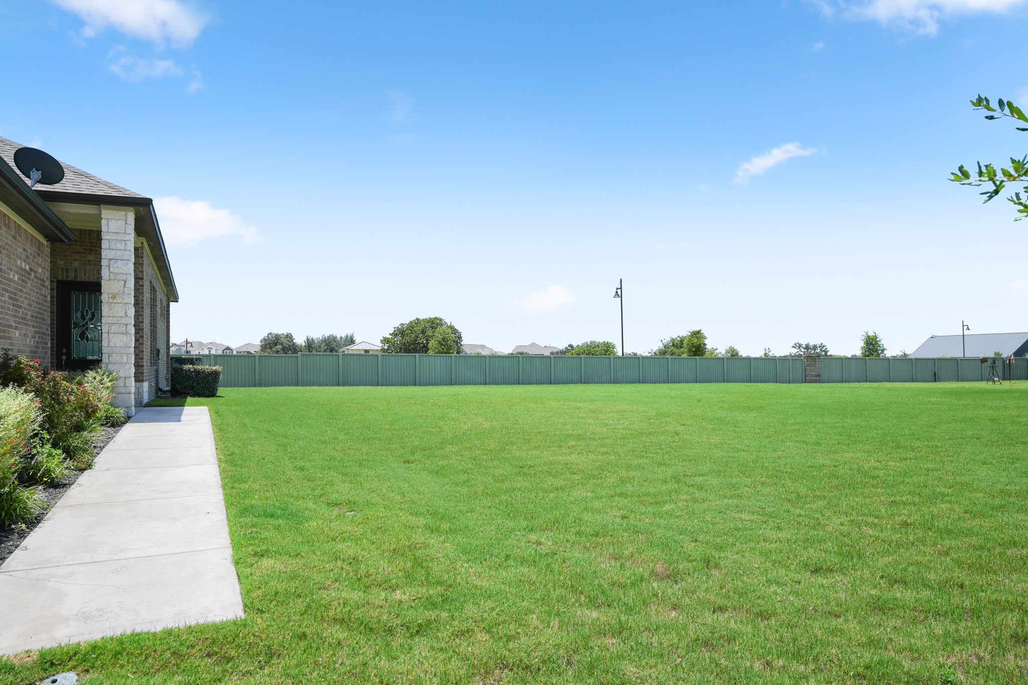 main property photo 19