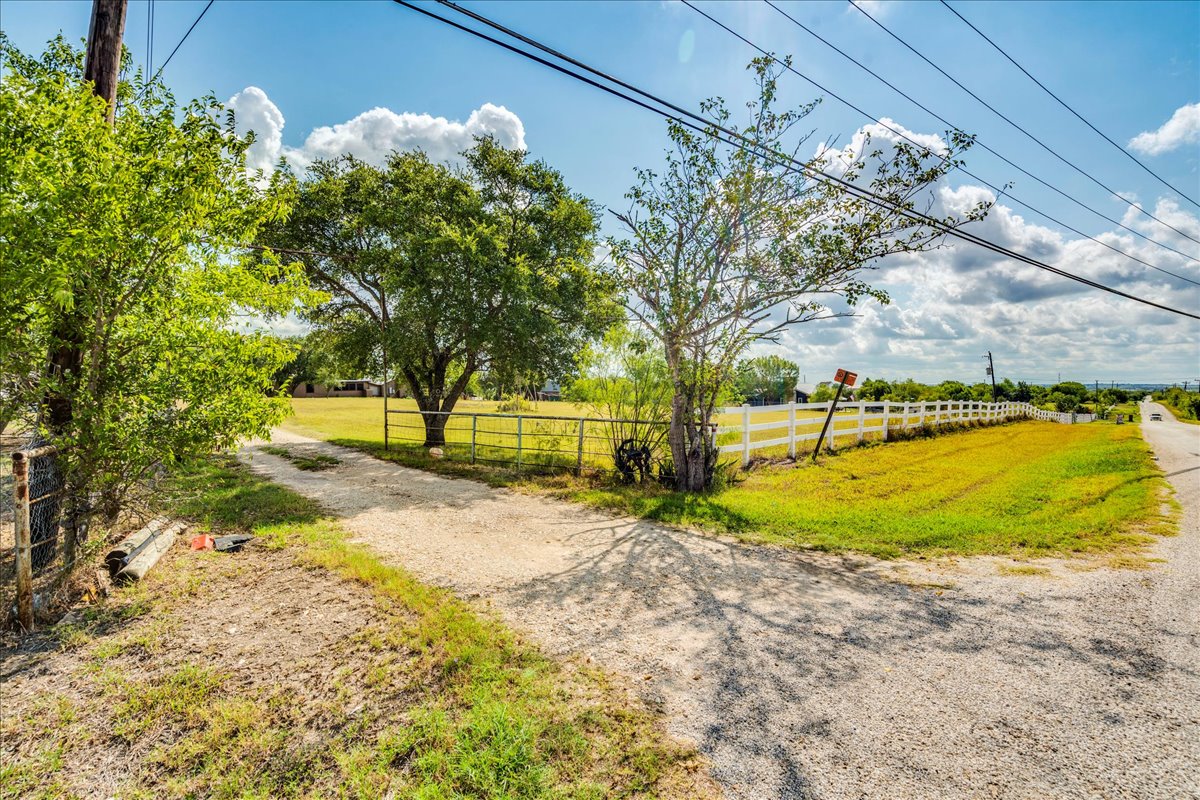 main property photo 11
