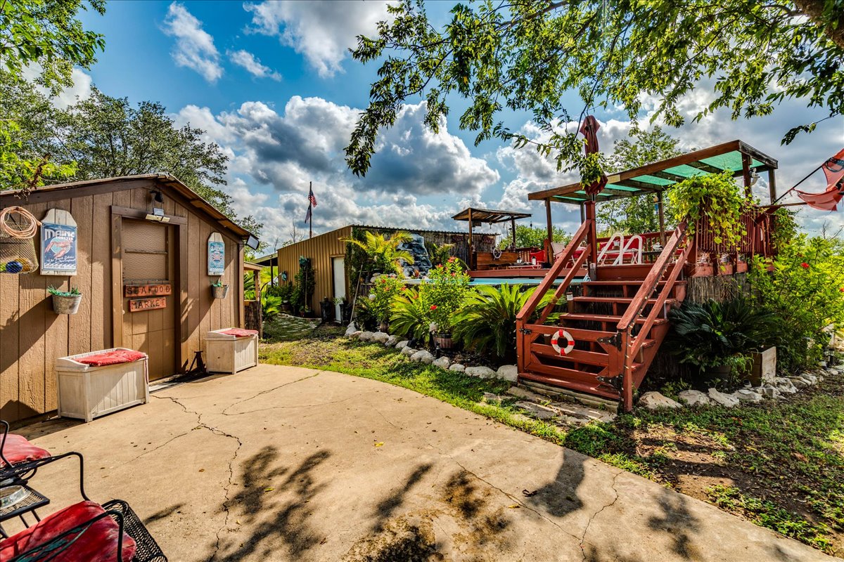 main property photo 30
