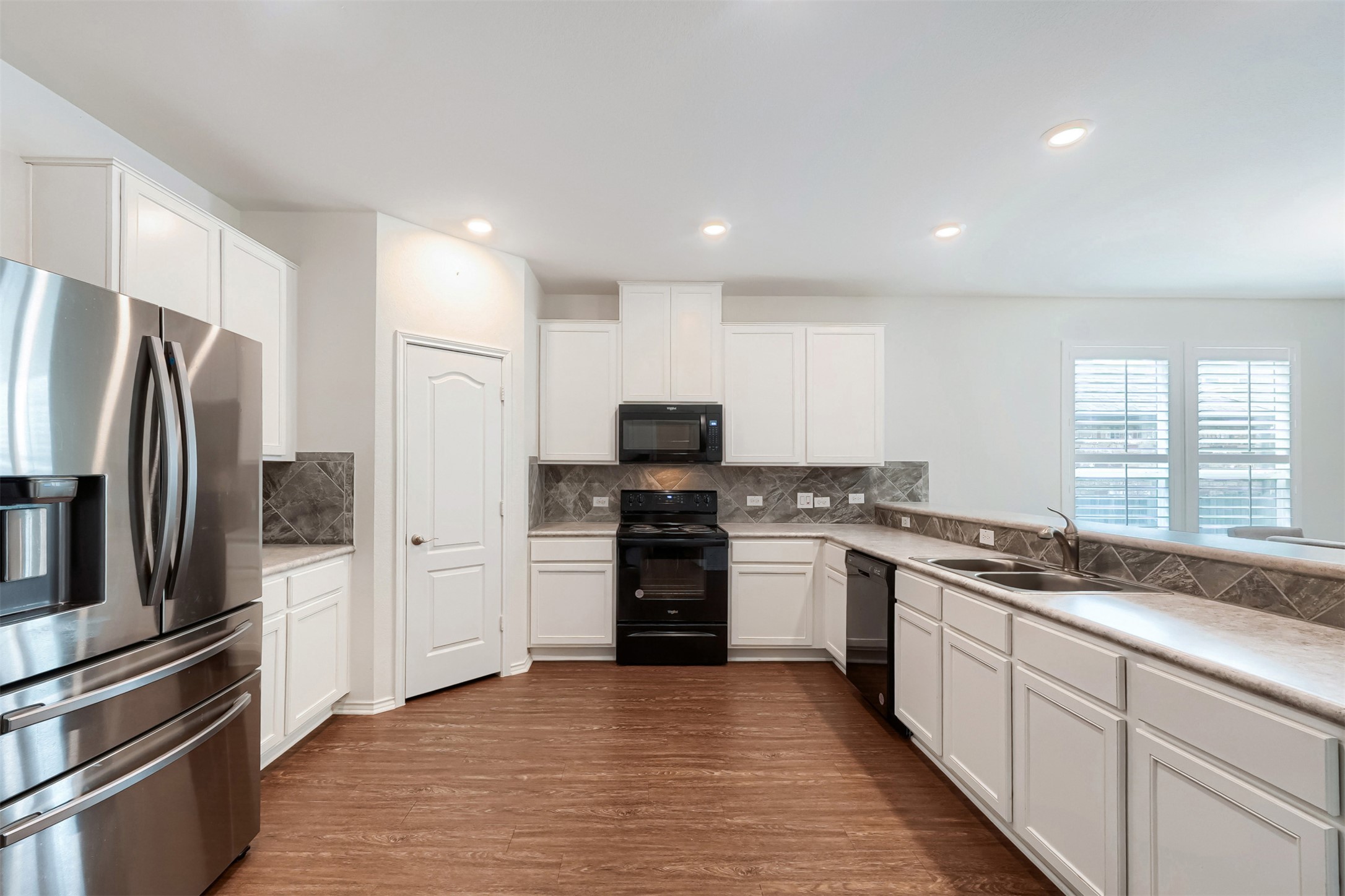 main property photo 15