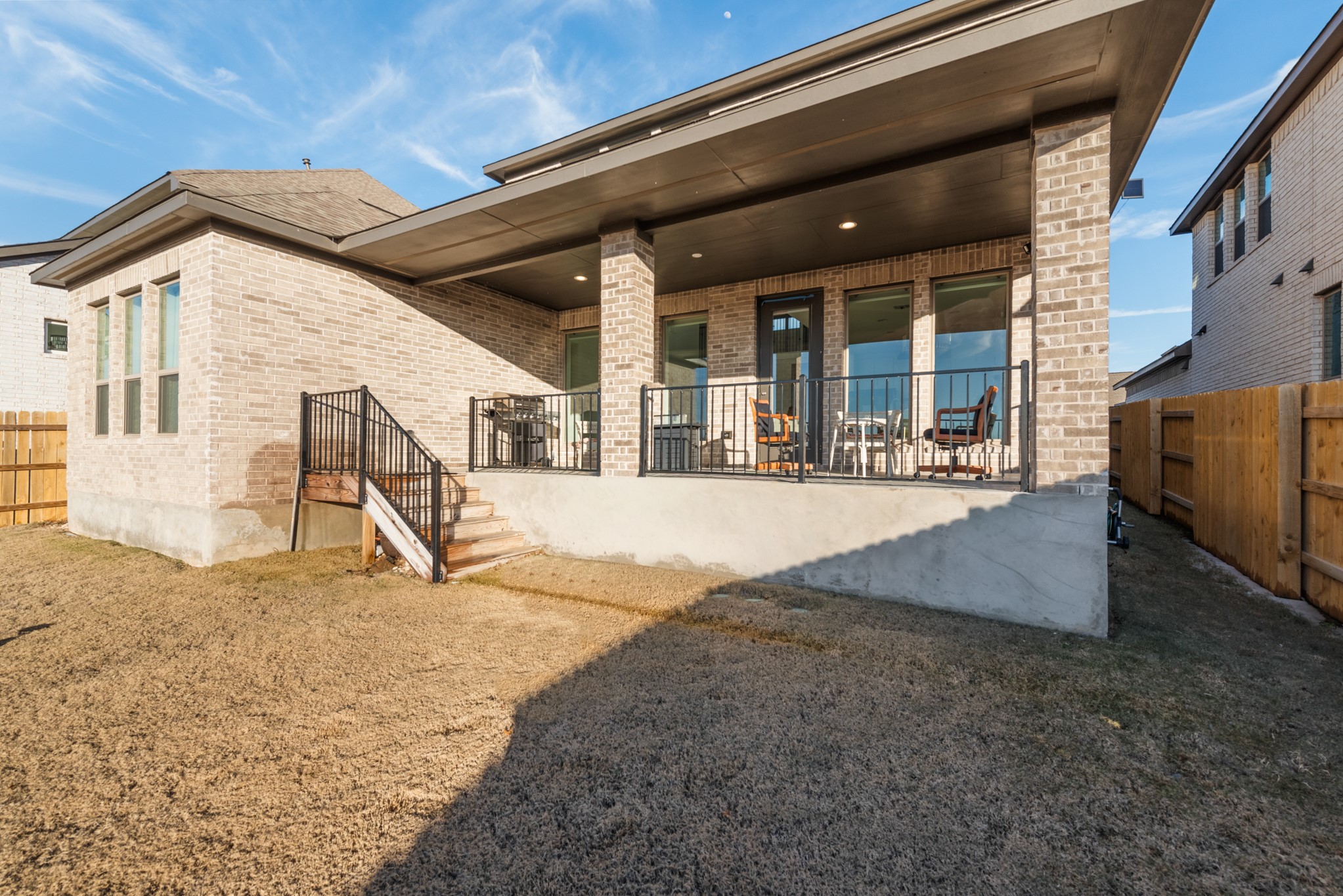 main property photo 16