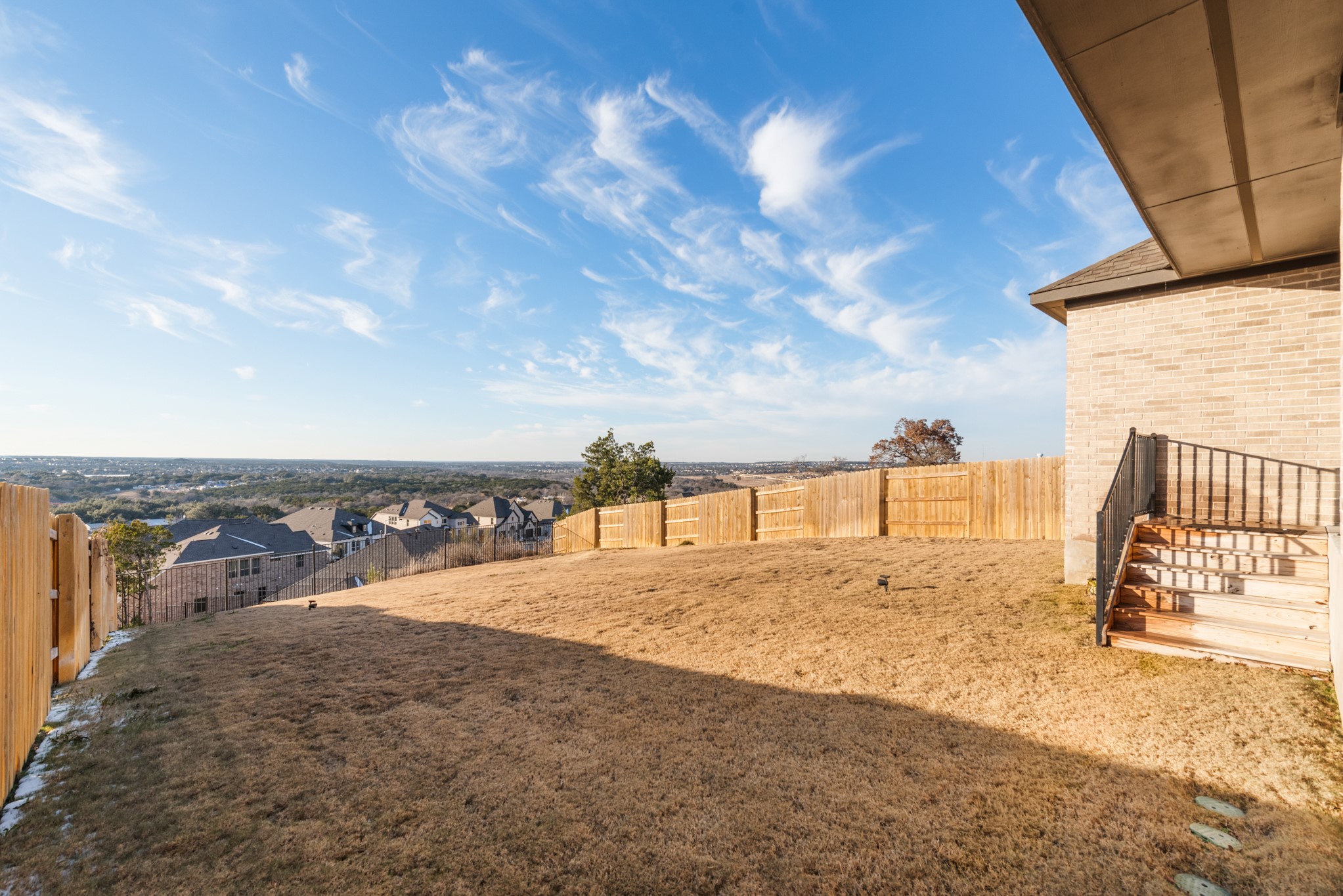 main property photo 17