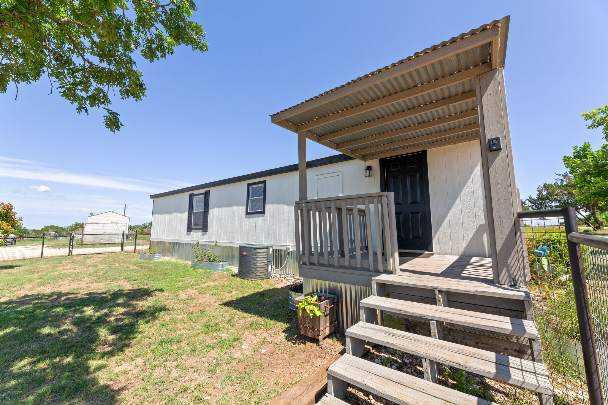 main property photo 18