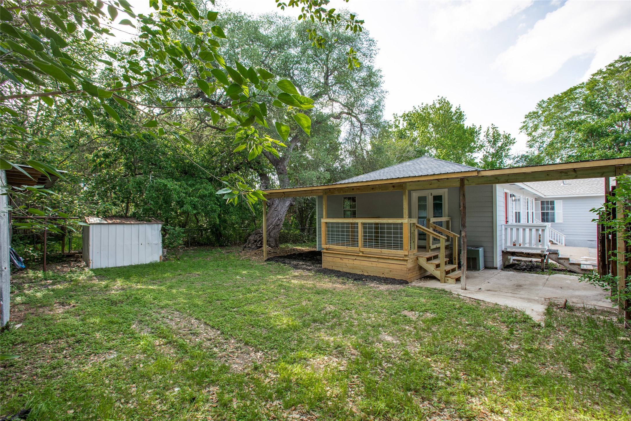 main property photo 25