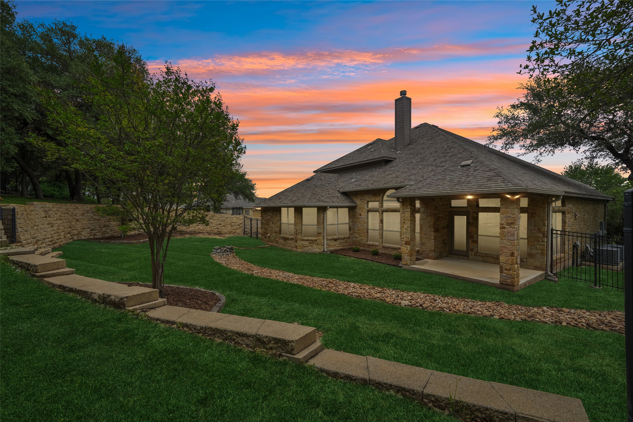 main property photo 34