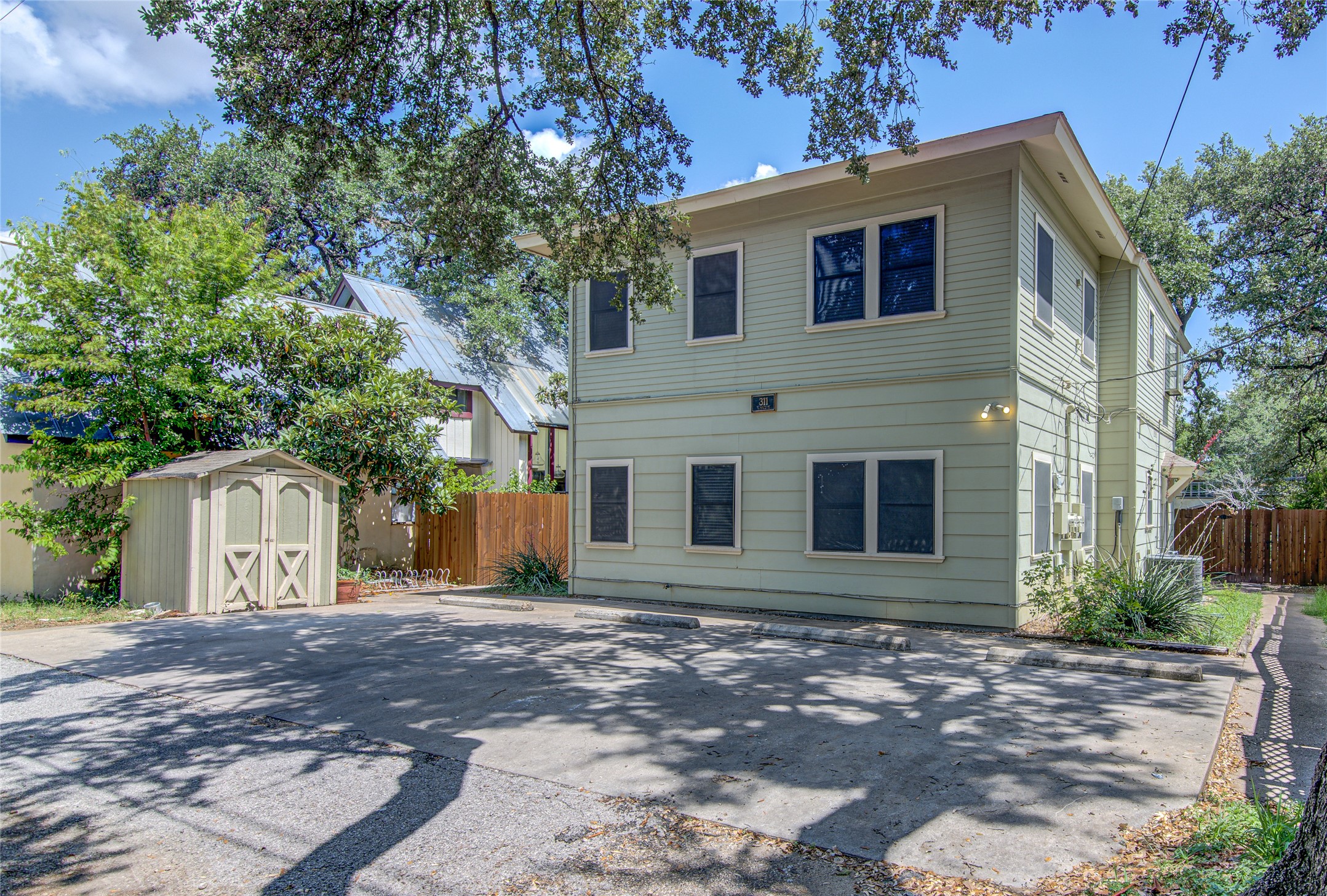 main property photo 34