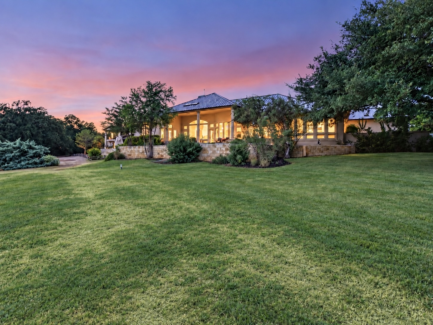 main property photo 30