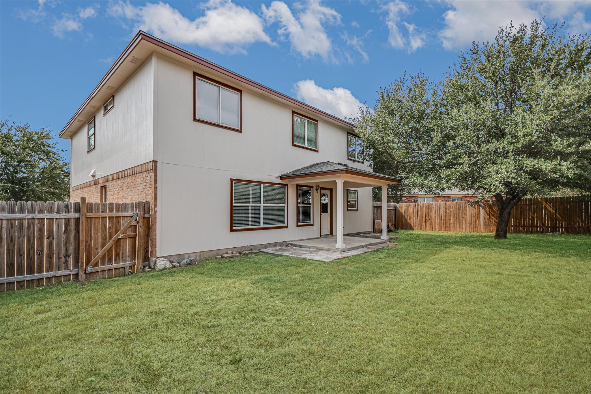 main property photo 23